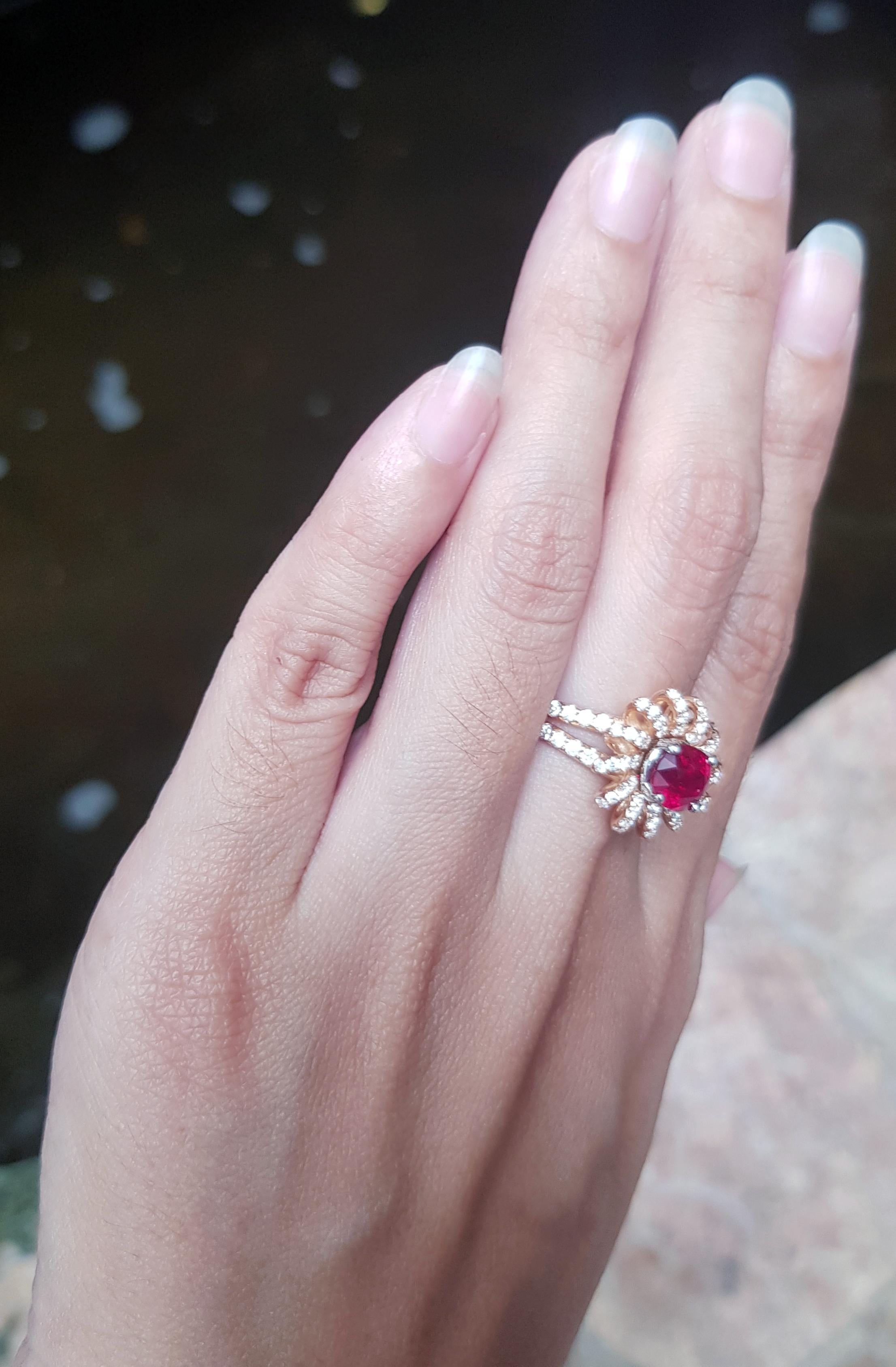 Contemporary Certified Burmese Pigeon's Blood Ruby with Diamond Ring Set in 18K Rose Gold For Sale