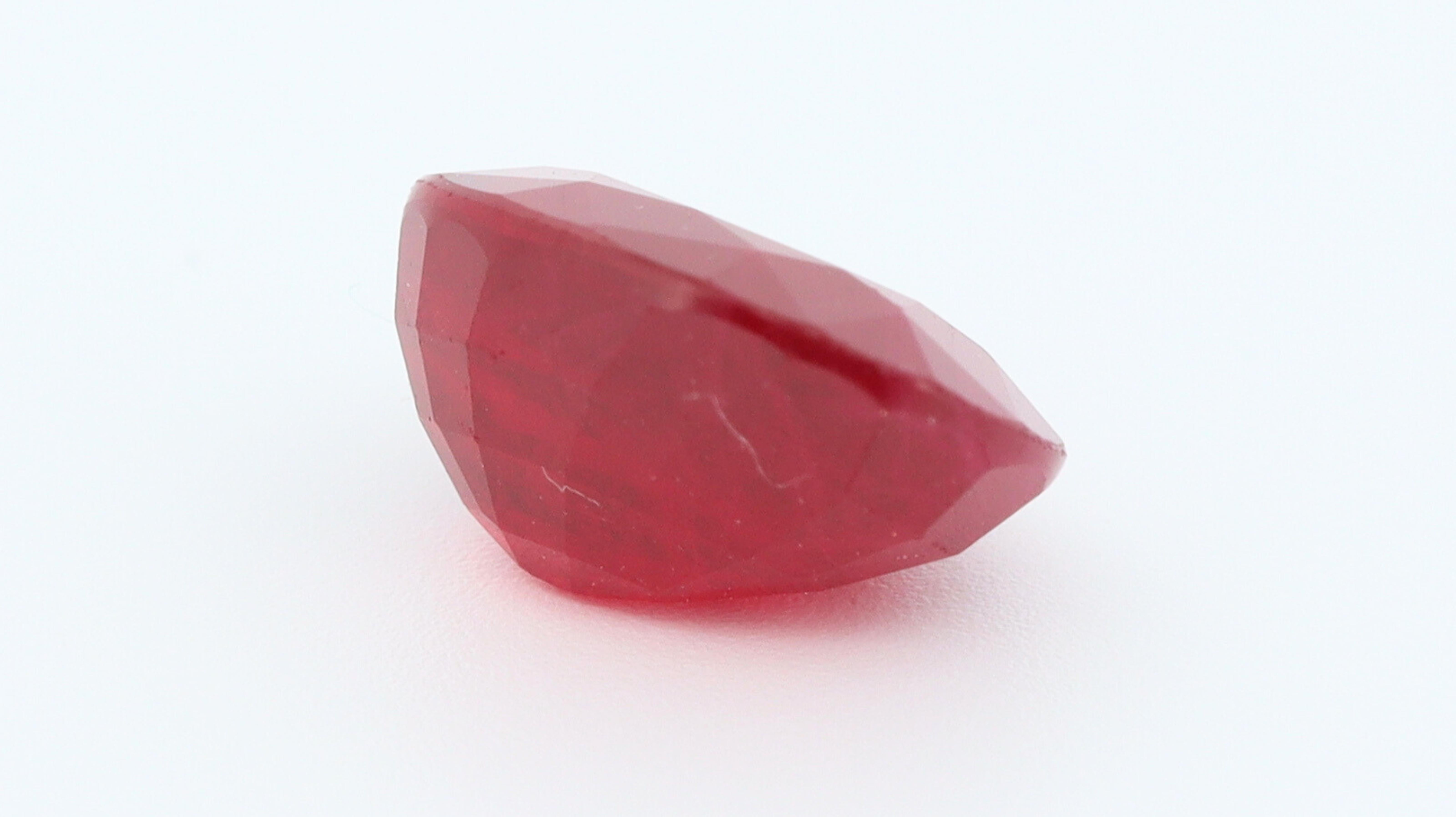 Women's or Men's Certified Burmese Ruby - 1.64ct For Sale