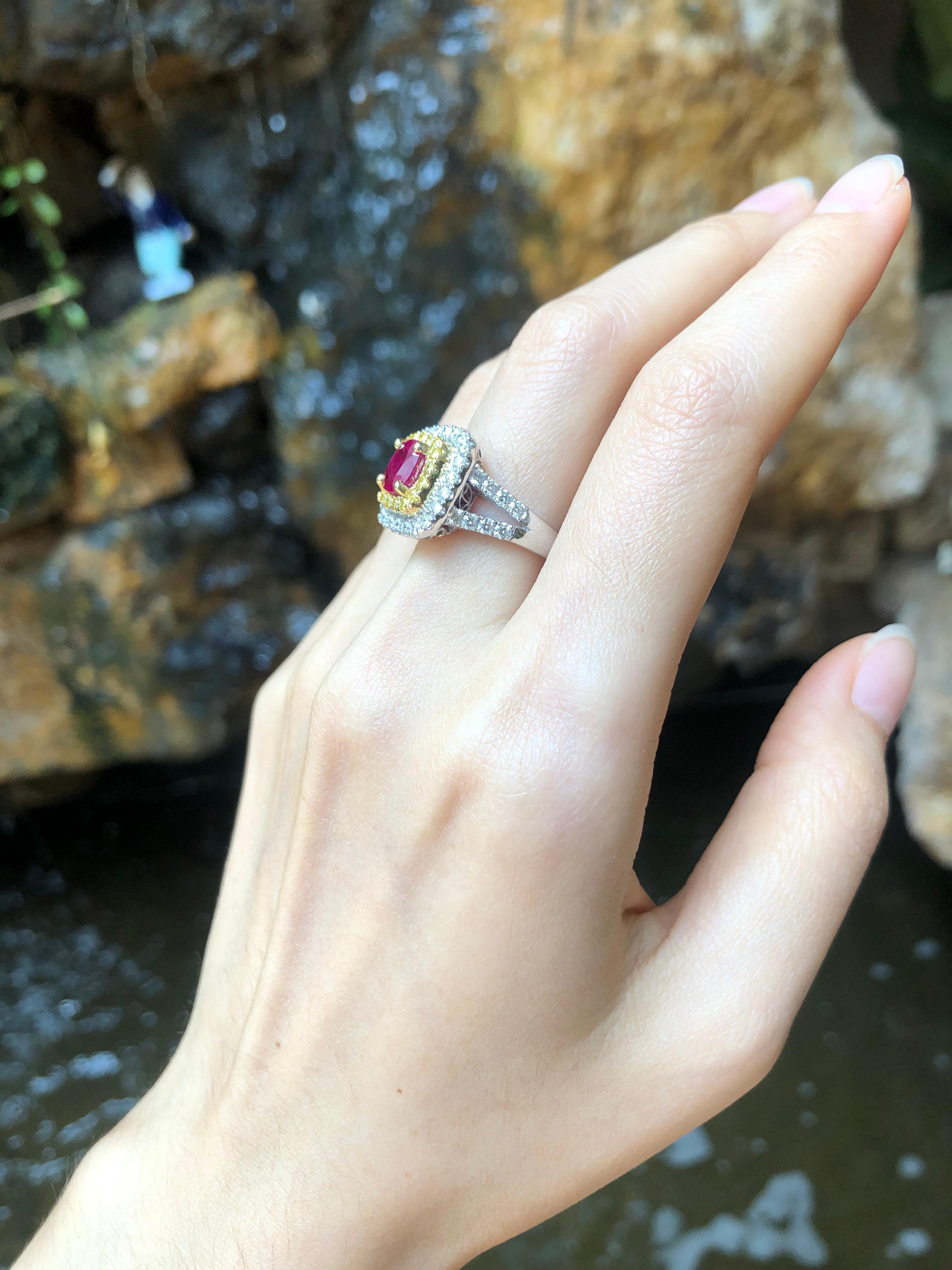 Certified Burmese Ruby, Diamond and Yellow Diamond Ring in 18 Karat White Gold For Sale 4