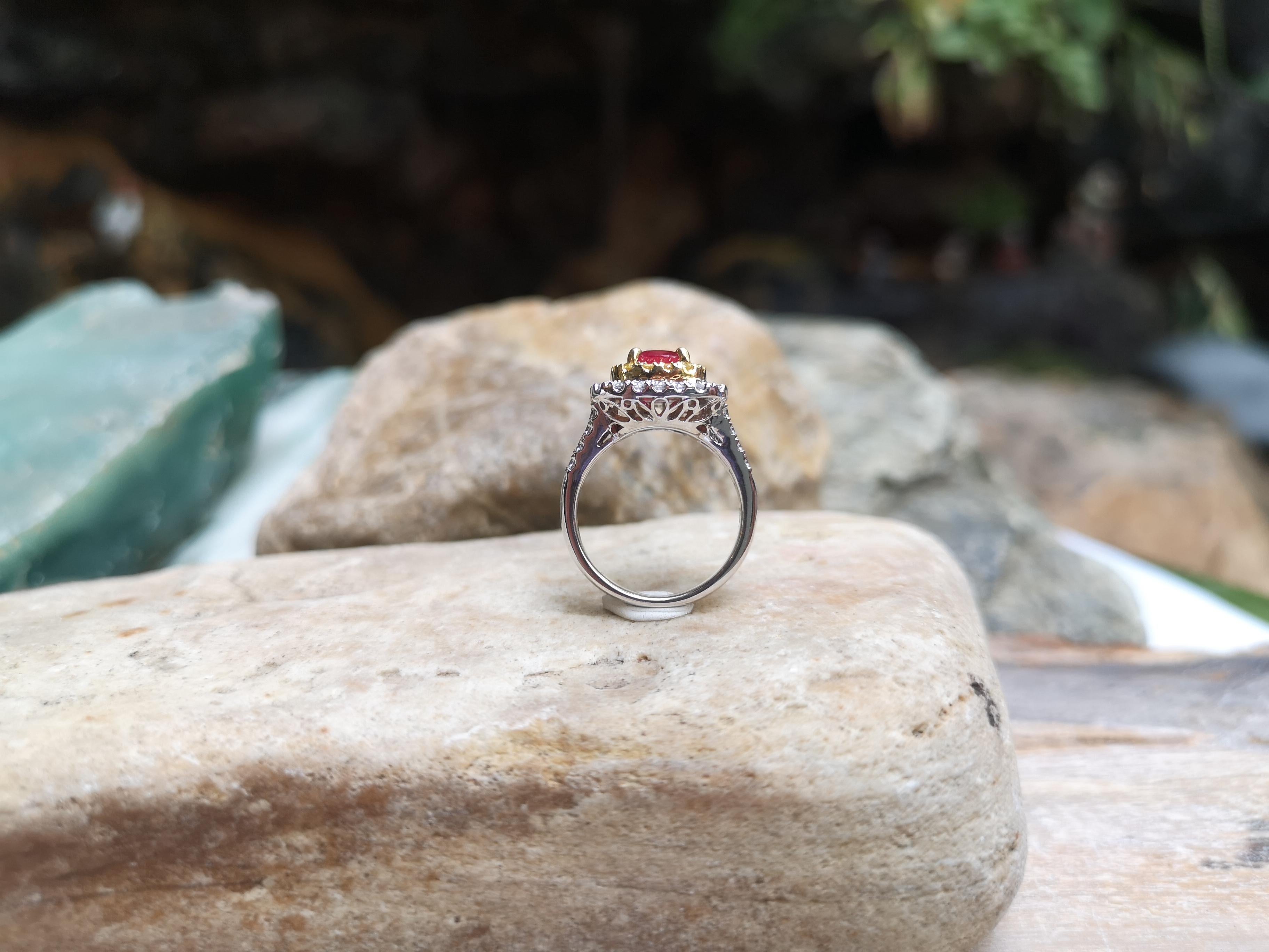 Certified Burmese Ruby, Diamond and Yellow Diamond Ring in 18 Karat White Gold For Sale 5