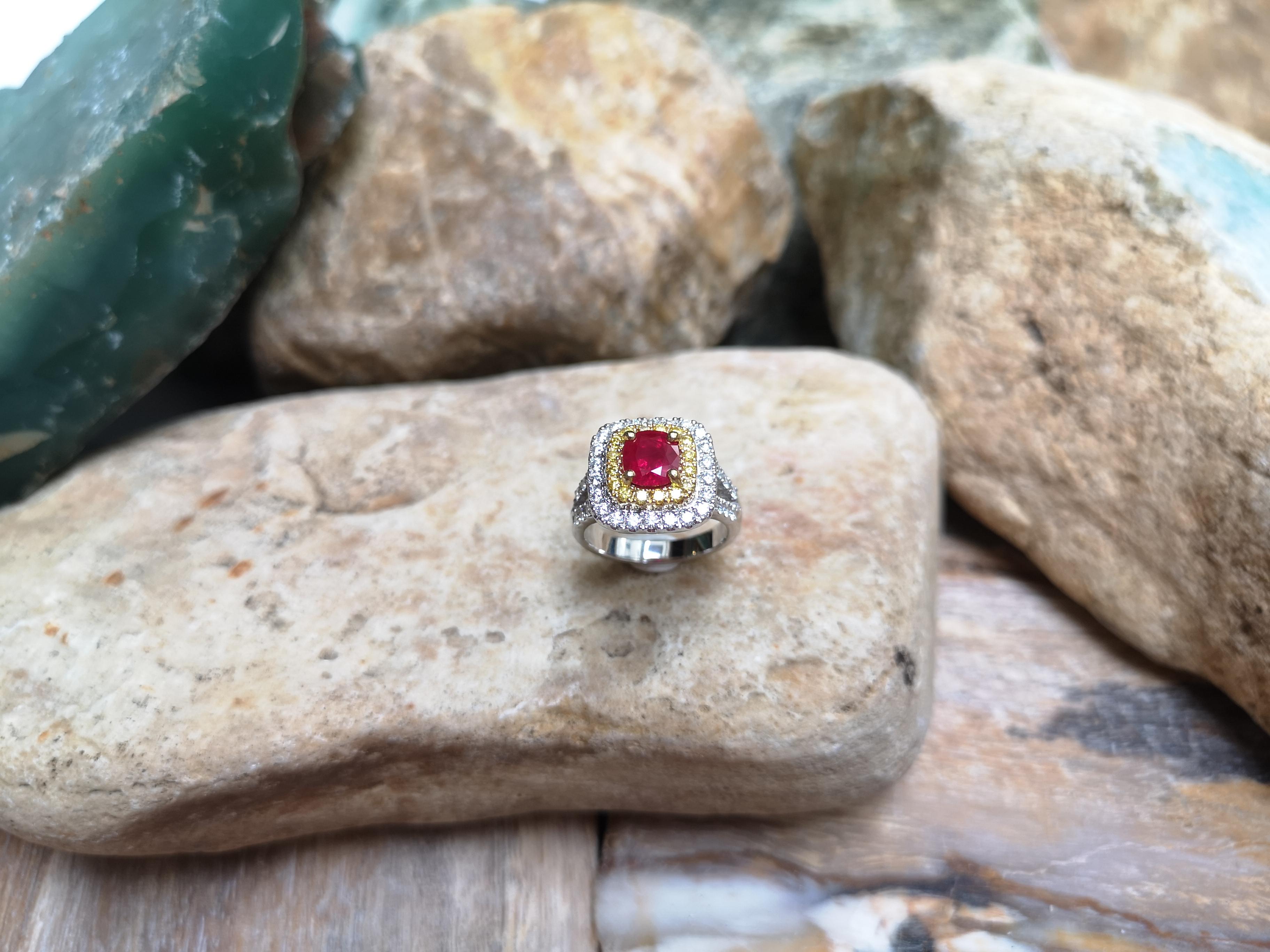 Certified Burmese Ruby, Diamond and Yellow Diamond Ring in 18 Karat White Gold For Sale 1