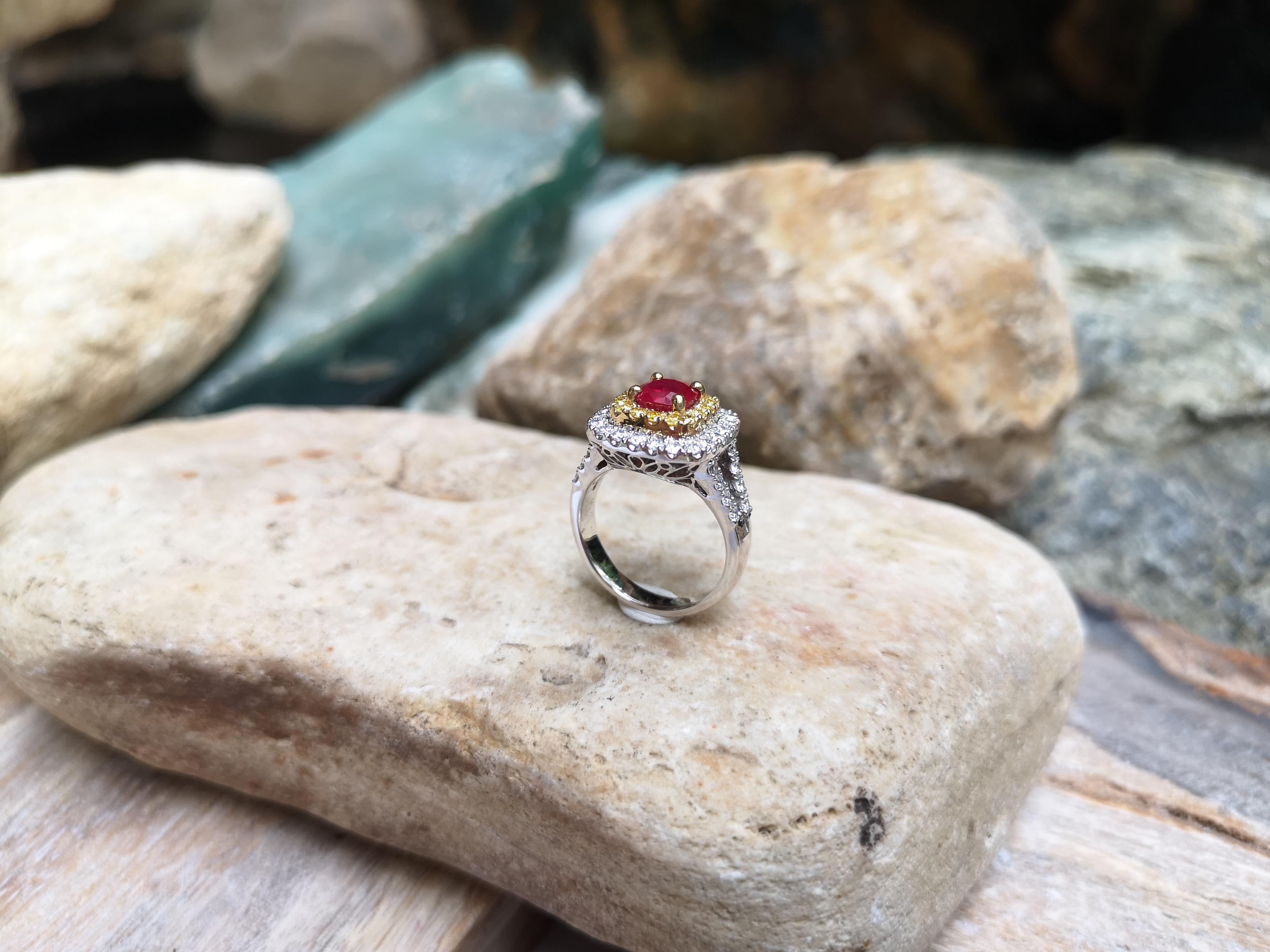 Certified Burmese Ruby, Diamond and Yellow Diamond Ring in 18 Karat White Gold For Sale 3