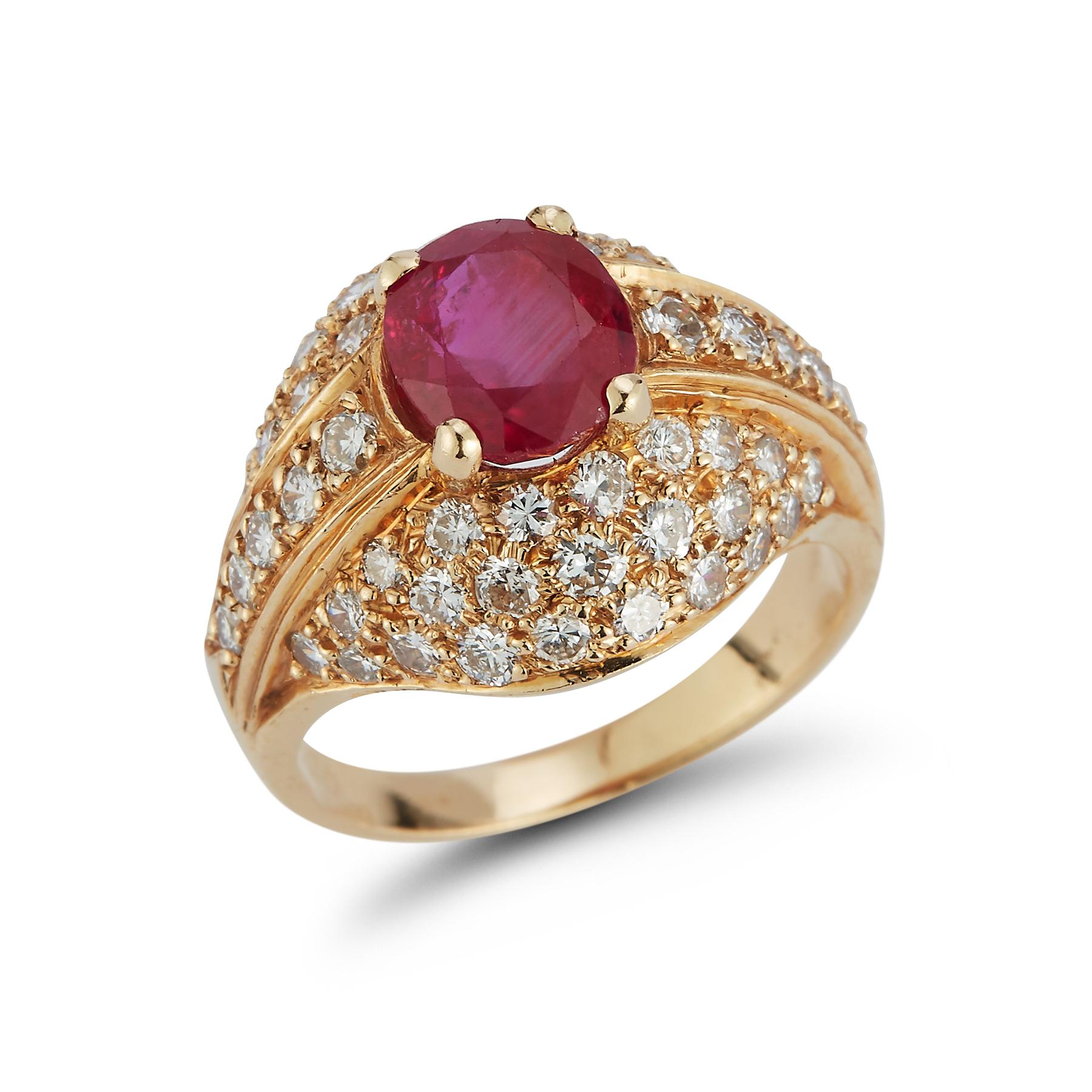Certified Burmese Ruby & Diamond Men's Ring

Ruby Weight: Approximately 1.50 cts 

Round Diamond Weight:  approximately  1.59 cts 

Baguette Diamond Weight: approximately  .32 cts 

ring size: 6.25

resizable free of charge
Yellow Gold
