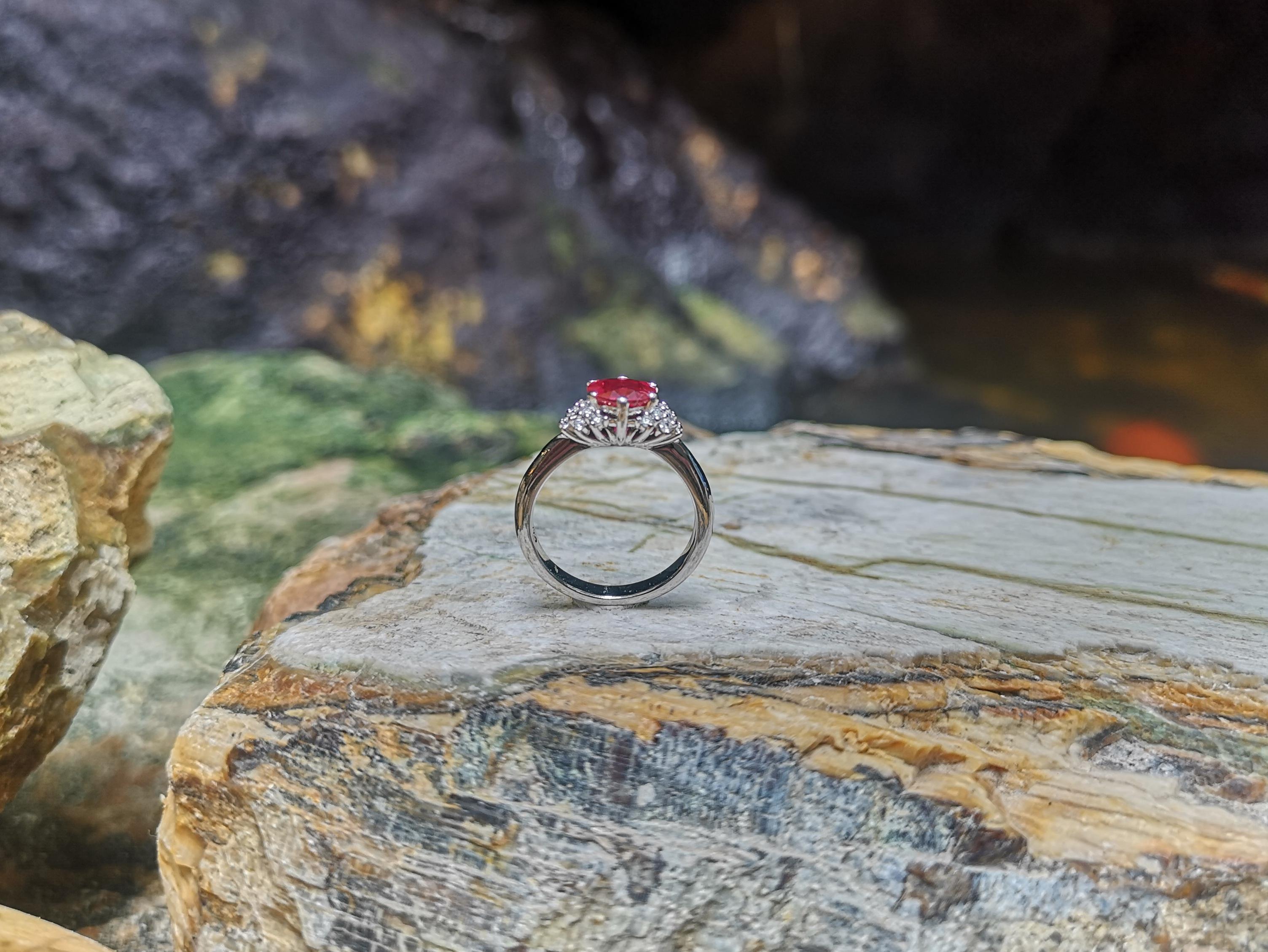 Certified Burmese Ruby with Diamond Ring Set in 18 Karat White Gold For Sale 2