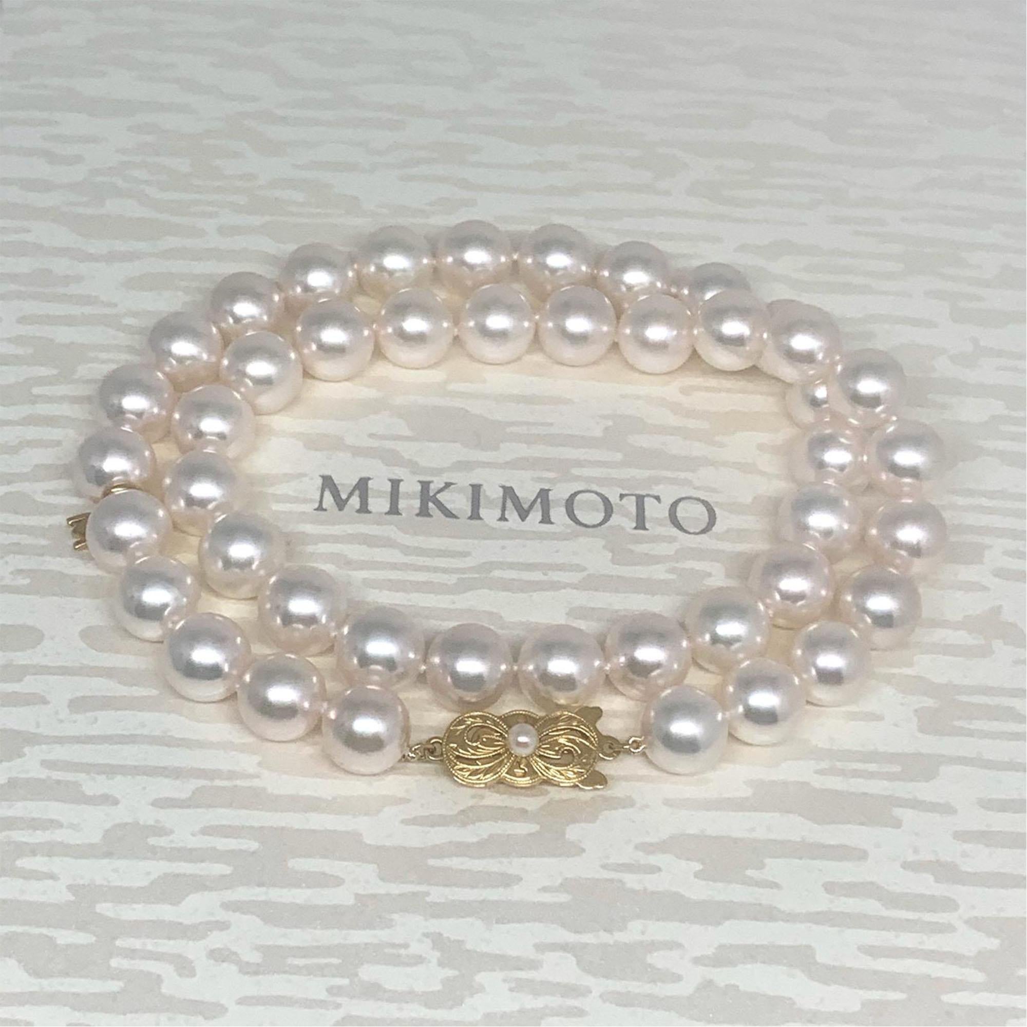 Round Cut Certified by Mikimoto Large 18 Karat Gold Pearl Necklace