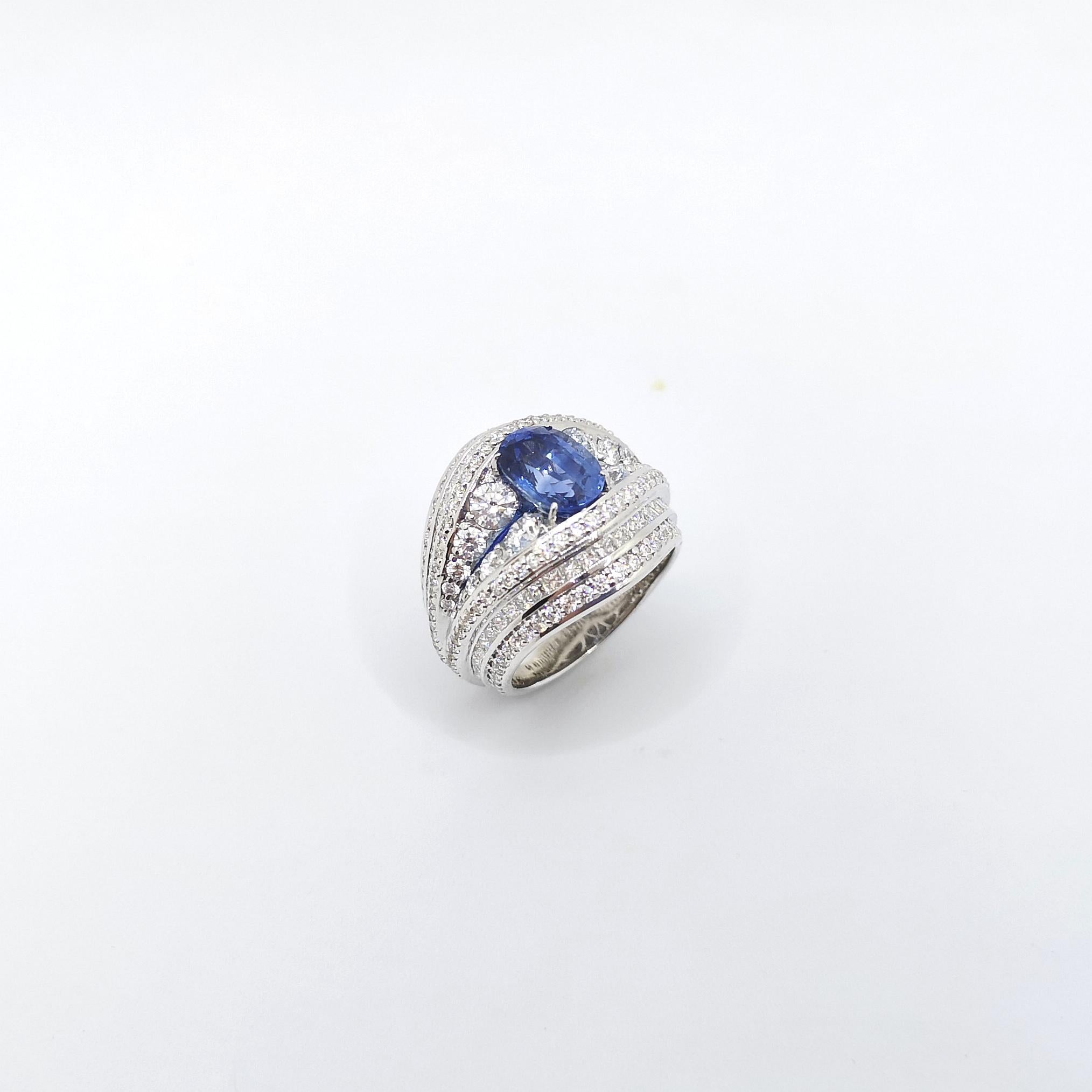 Zertifizierter Ceylon-Blauer Saphir mit Diamantring aus 18 Karat Weißgold im Angebot 7