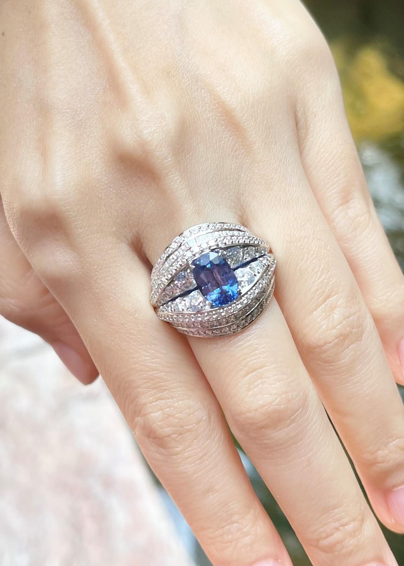 Zertifizierter Ceylon-Blauer Saphir mit Diamantring aus 18 Karat Weißgold (Zeitgenössisch) im Angebot