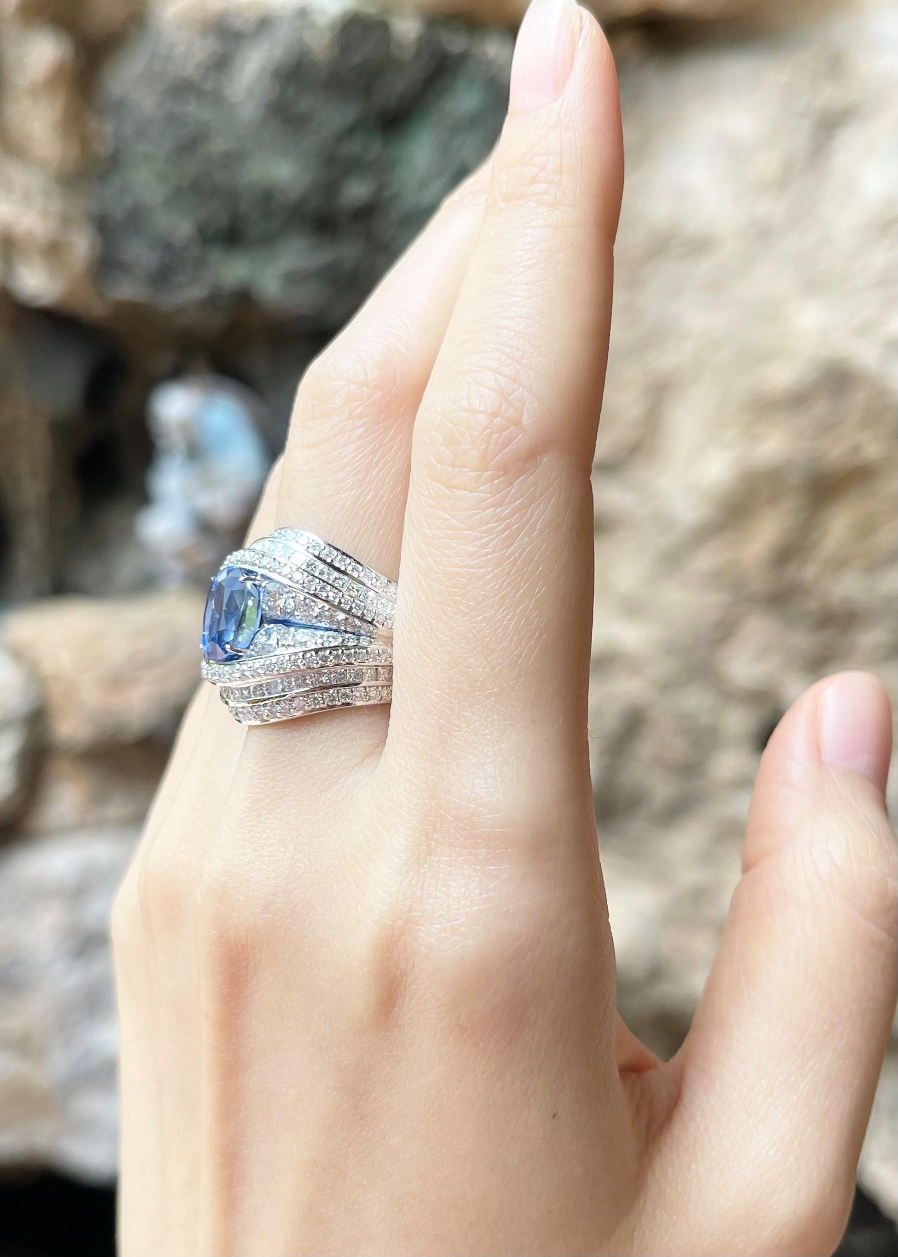 Zertifizierter Ceylon-Blauer Saphir mit Diamantring aus 18 Karat Weißgold (Ovalschliff) im Angebot