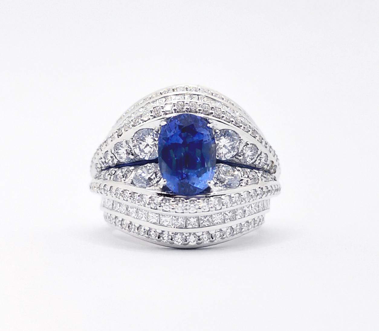 Zertifizierter Ceylon-Blauer Saphir mit Diamantring aus 18 Karat Weißgold im Angebot 2