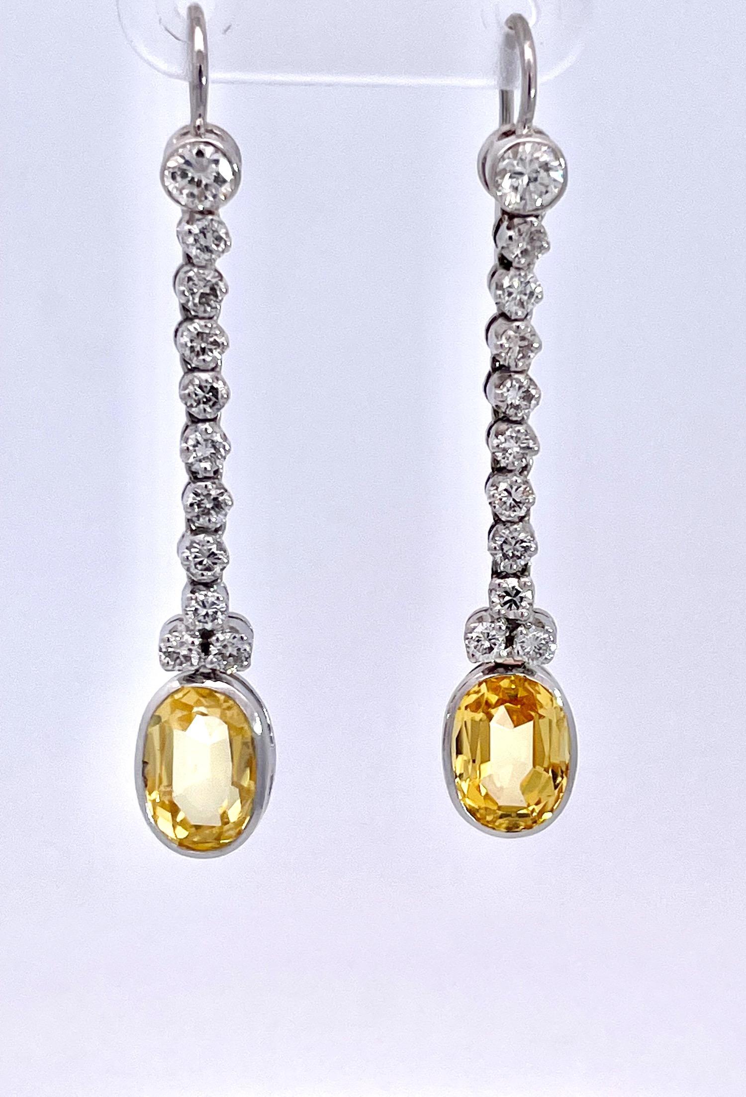 Orecchini a goccia con diamante giallo zaffiro certificato Ceylon senza calore in vendita 1
