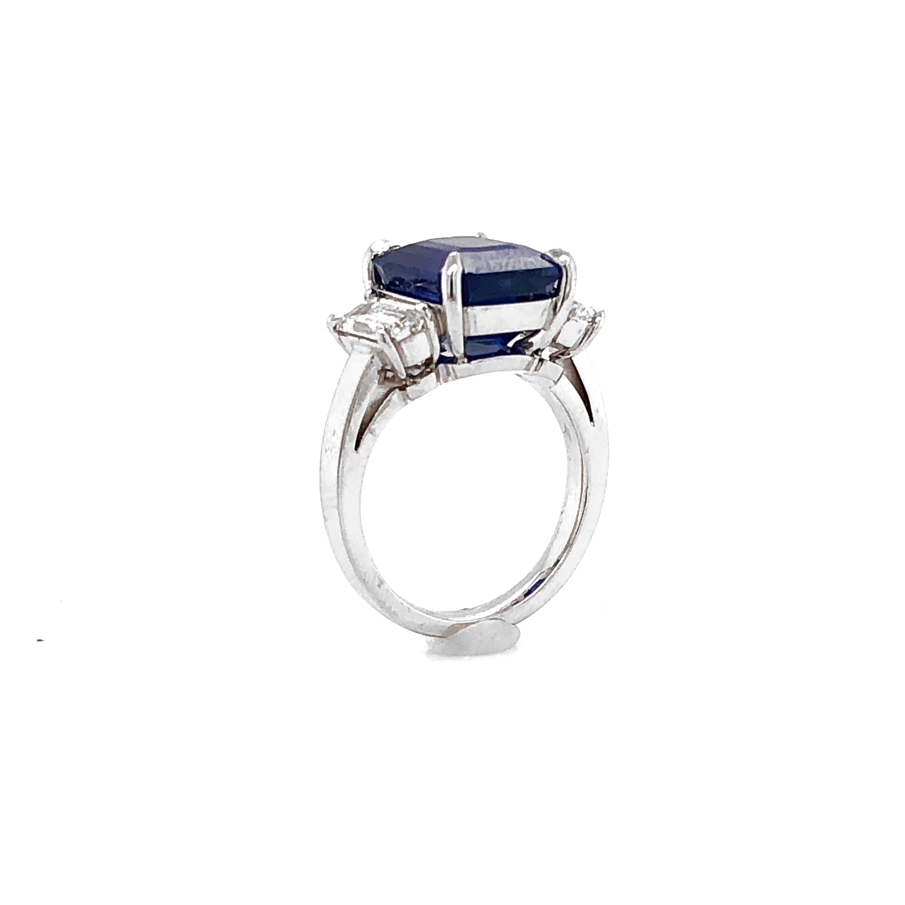 Women's or Men's Certified Ceylon Sapphire 8.76 Carat Baguette Diamonds Platinum Ring