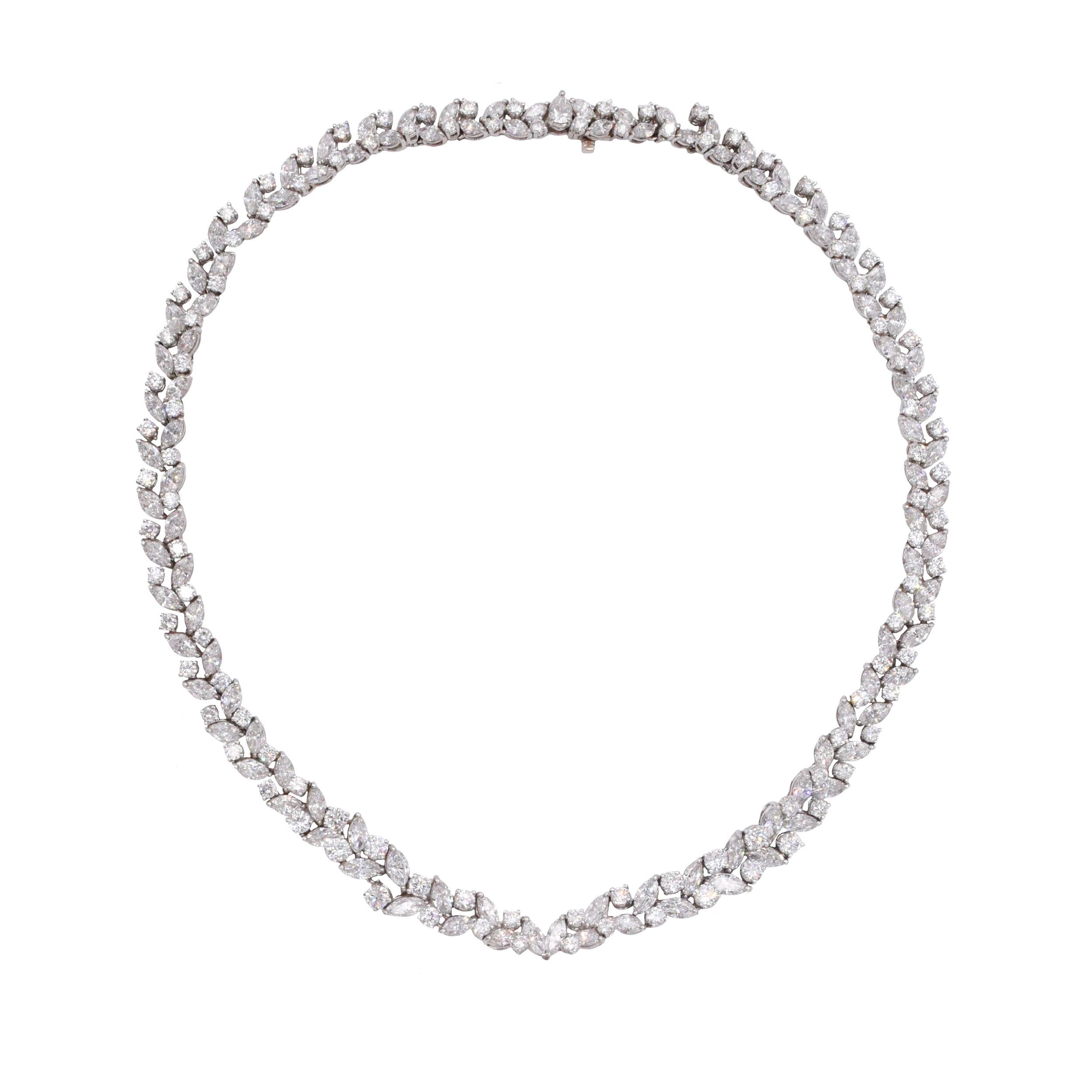 Certifié Ceylan  Collier de saphirs et de diamants . en vente 1