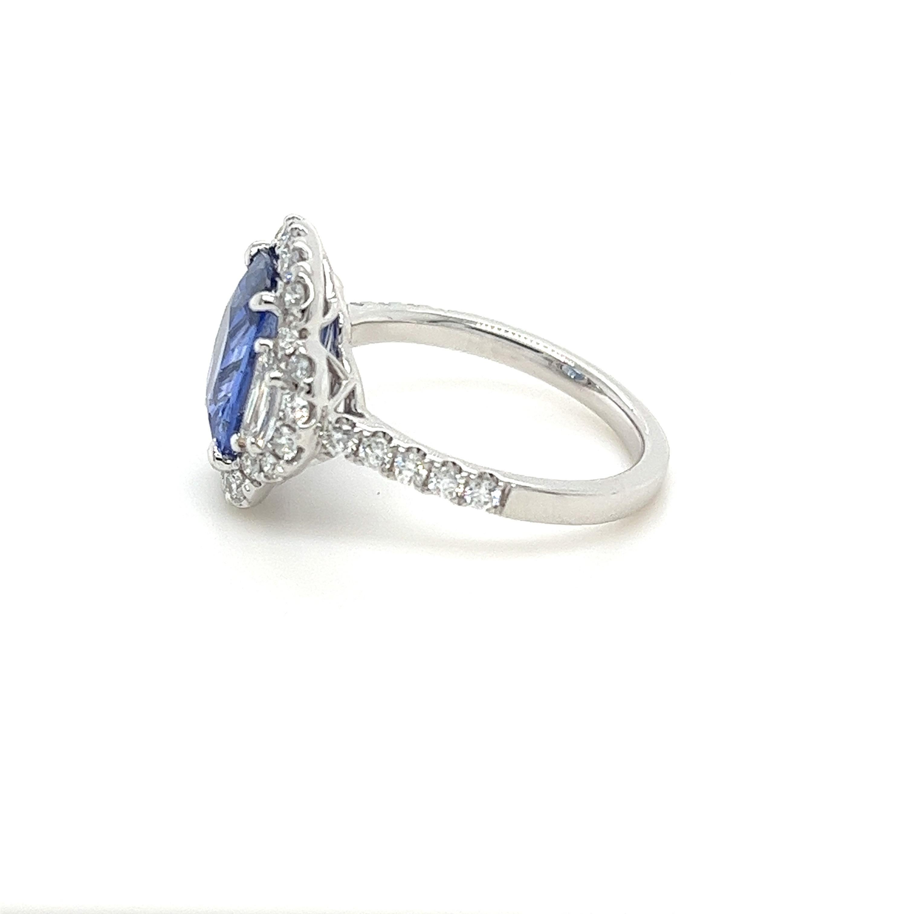 Modern Certified Ceylon Sapphire & Diamond Ring in 18 Karat White Gold For Sale