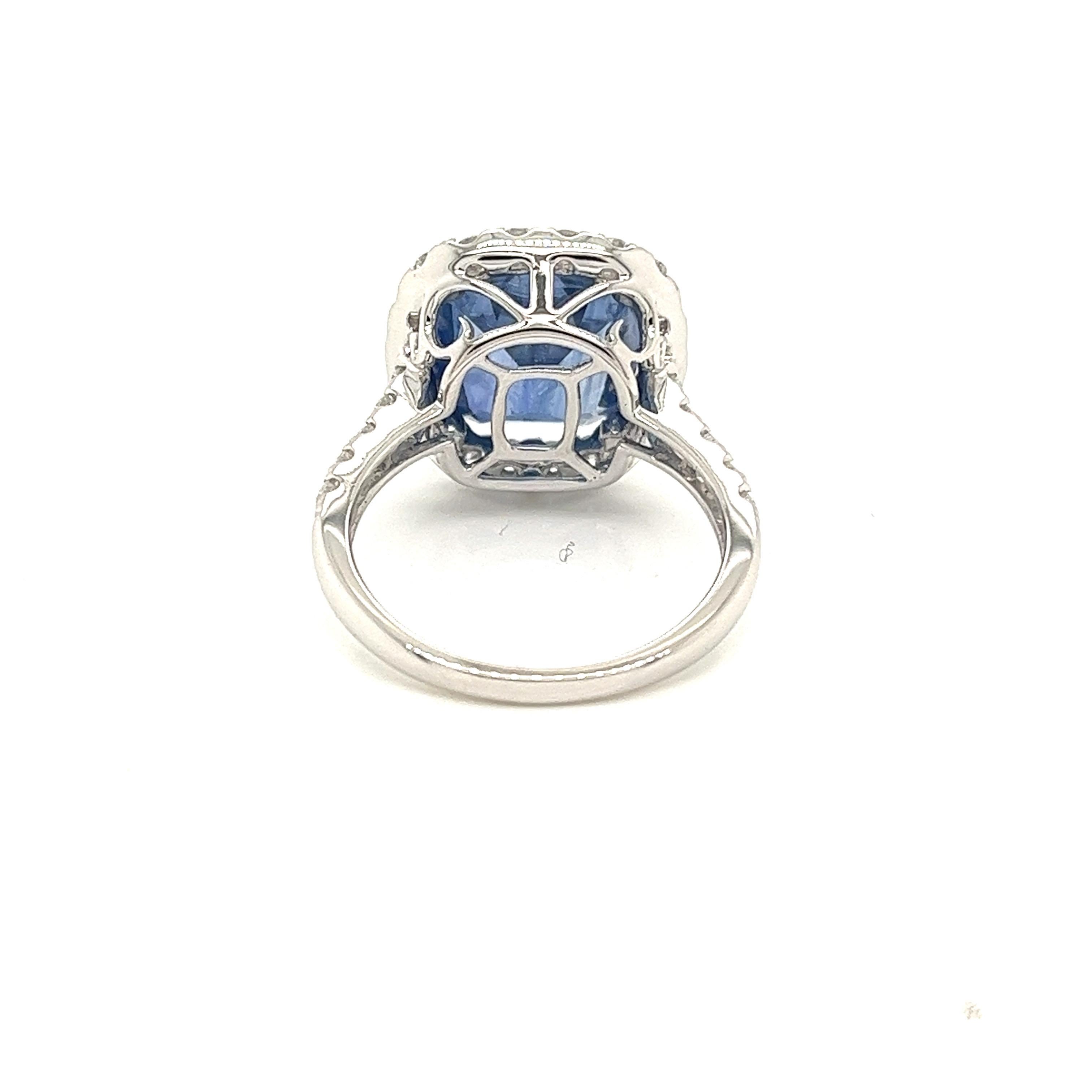 Certified Ceylon Sapphire & Diamond Ring in 18 Karat White Gold In New Condition For Sale In Great Neck, NY