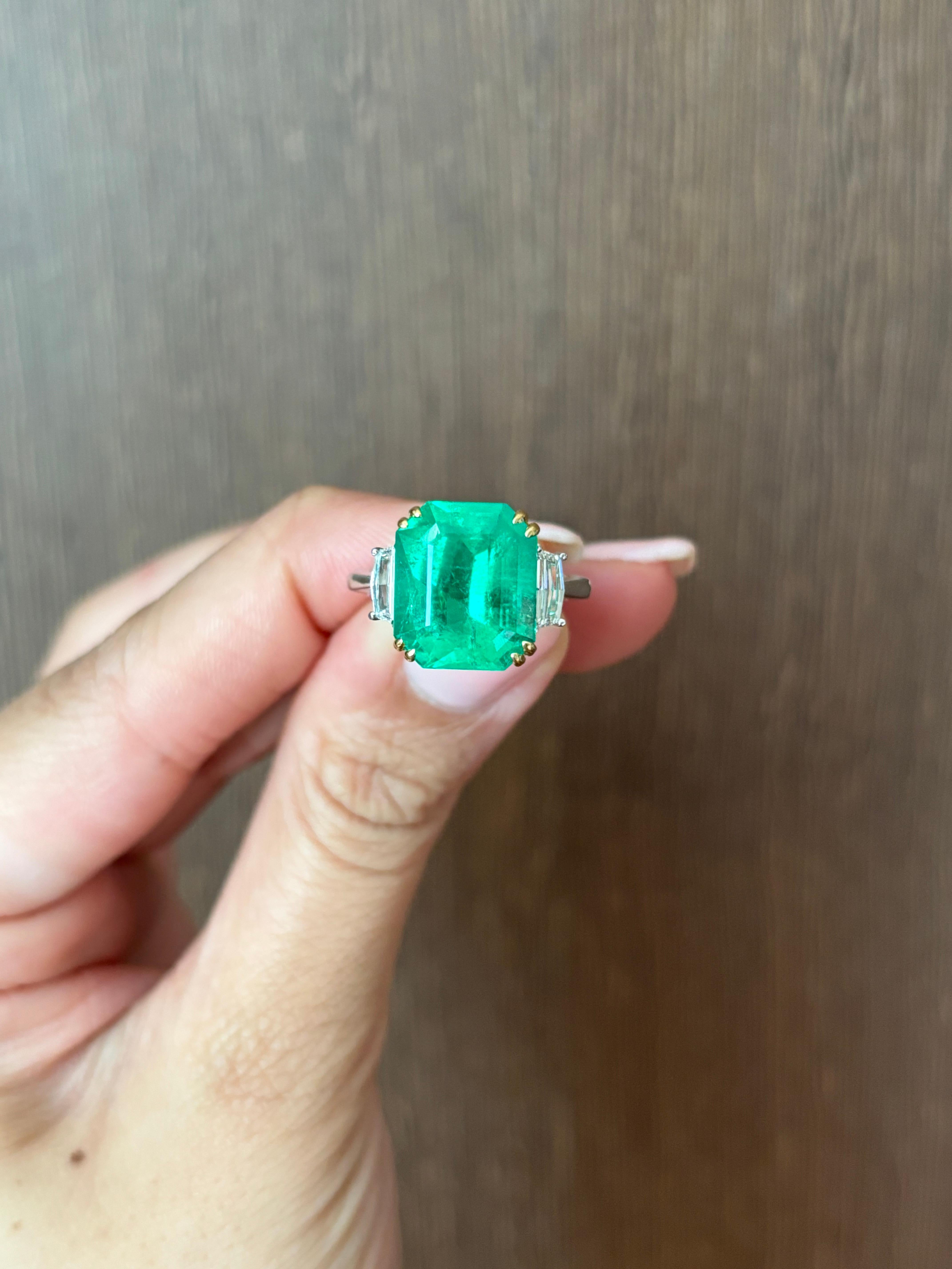 Certified Classic Colombian Emerald Set 18K In White Gold Ring Engagement Ring For Sale 6