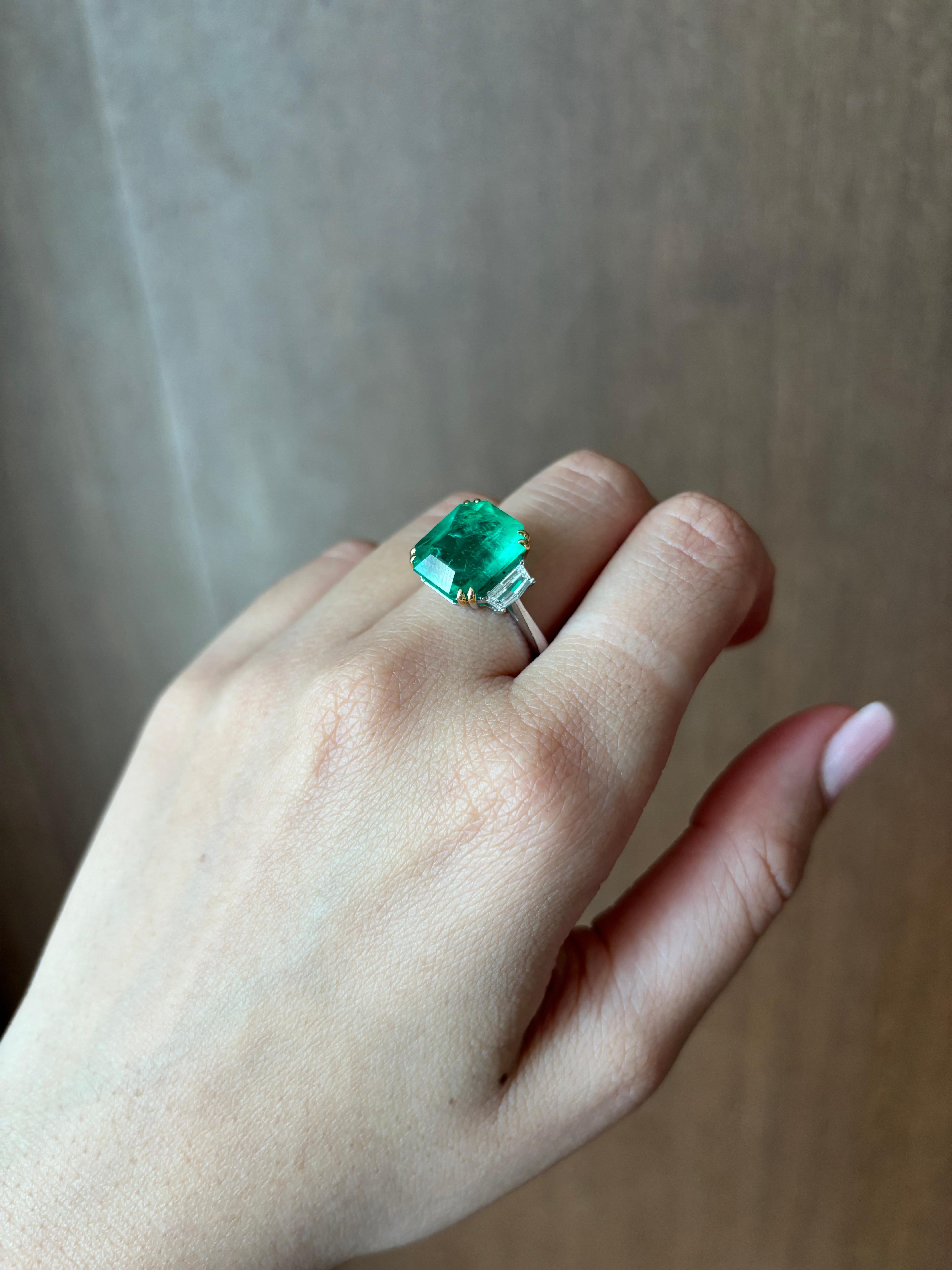 Certified Classic Colombian Emerald Set 18K In White Gold Ring Engagement Ring For Sale 3
