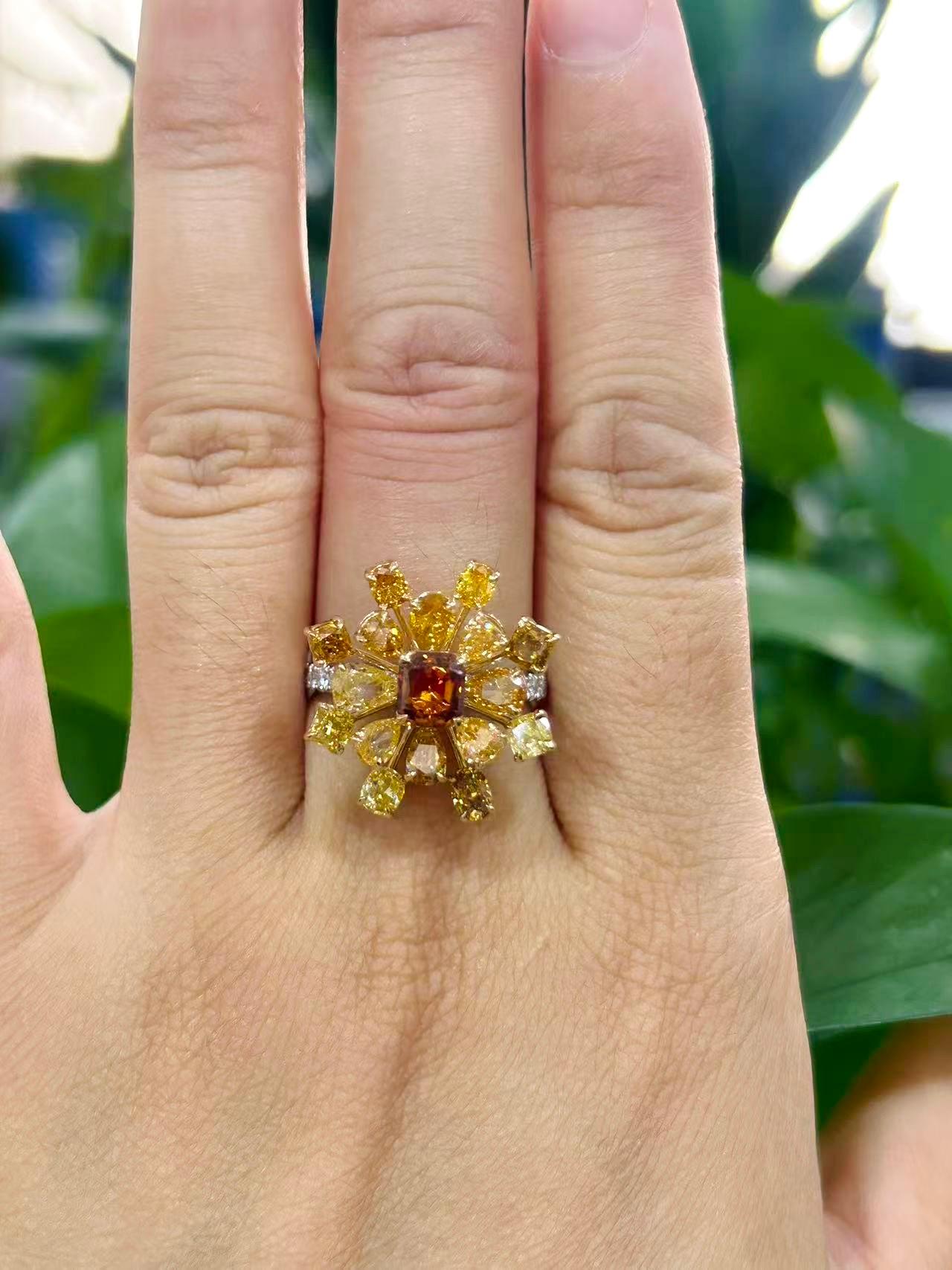 Zertifizierter Cocktailring mit Diamanten im Rosenschliff in natürlicher Fancy-Farbe 18K Gold (Zeitgenössisch) im Angebot