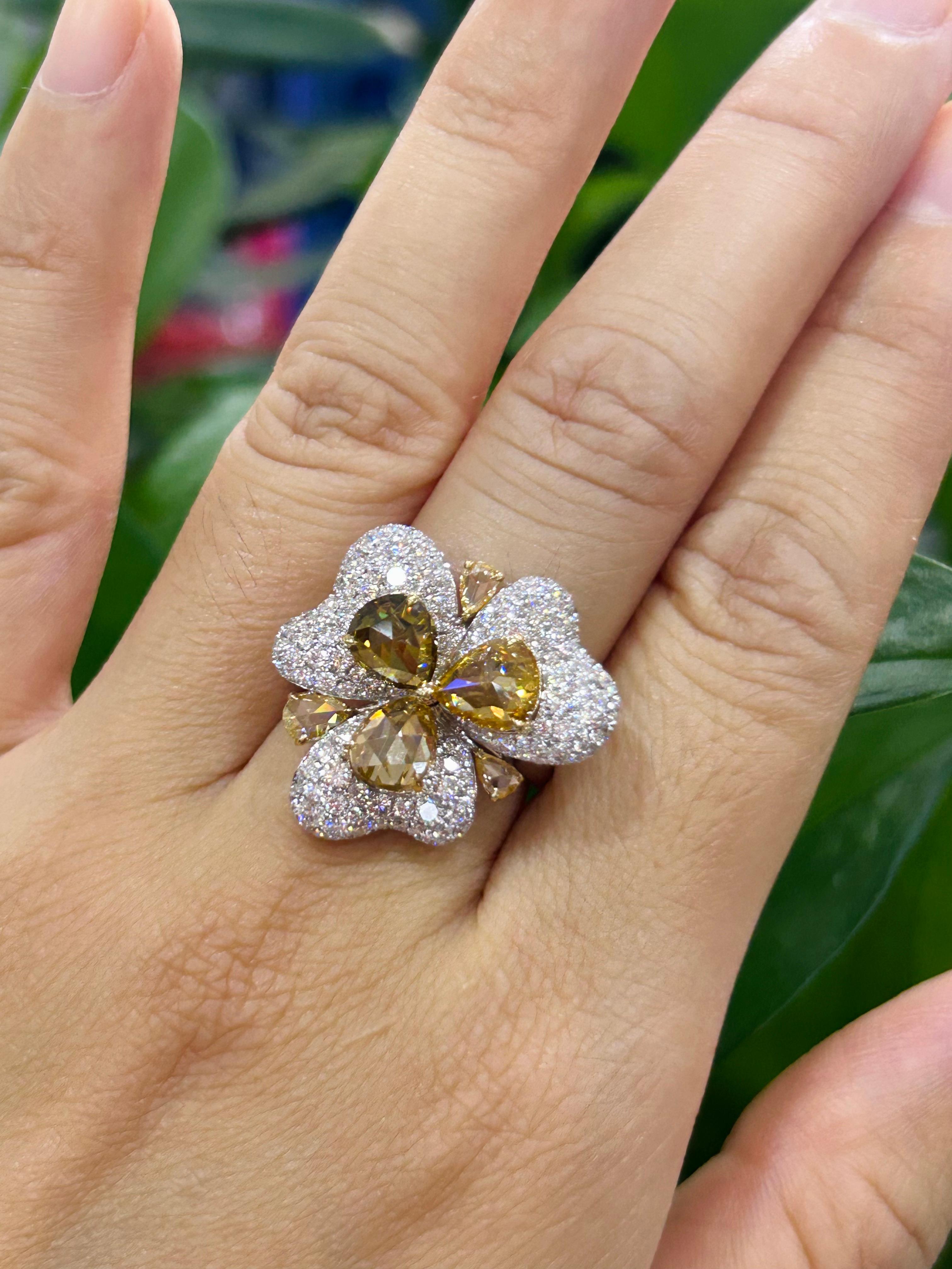 Zertifizierter Cocktailring mit natürlichen Fancy Color Rosecut Diamanten 18K Gold (Zeitgenössisch) im Angebot