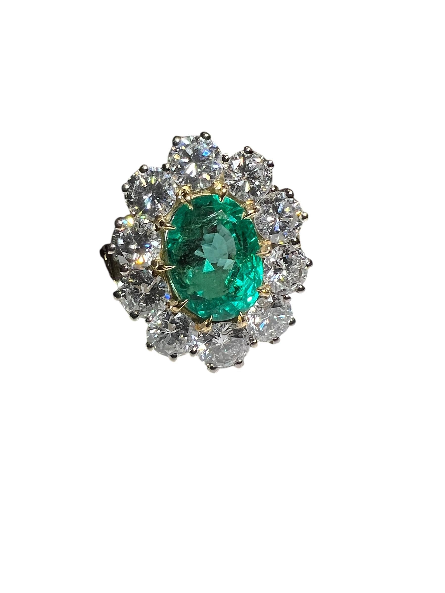 Bague en or 18 carats avec émeraude colombienne certifiée de 4,99 carats et diamants de 3,92 carats Bon état - En vente à SAINT-OUEN-SUR-SEINE, FR