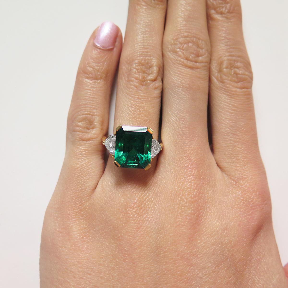 Emerald Cut Certified Colombian Emerald 7.75ct & Diamonds 3-Stone Ring in 18ct Gold, Vintage