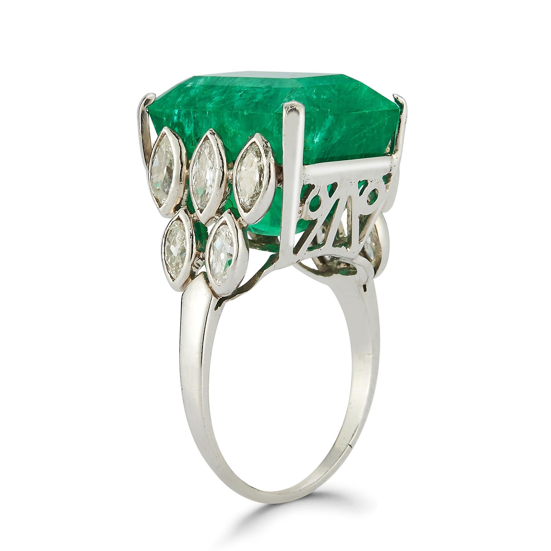 modern emerald jewelry