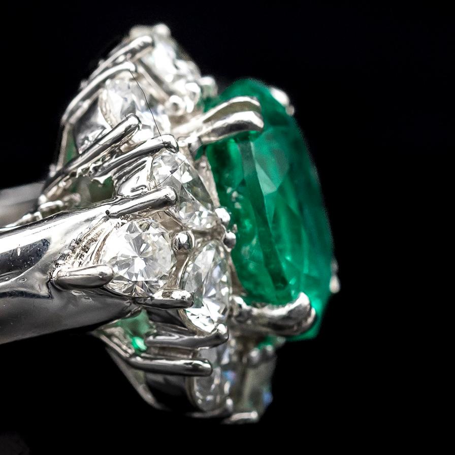 Certified Colombian Emerald Diamond Engagement Ring Platinum French 21st Century In Good Condition For Sale In Lisbon, PT