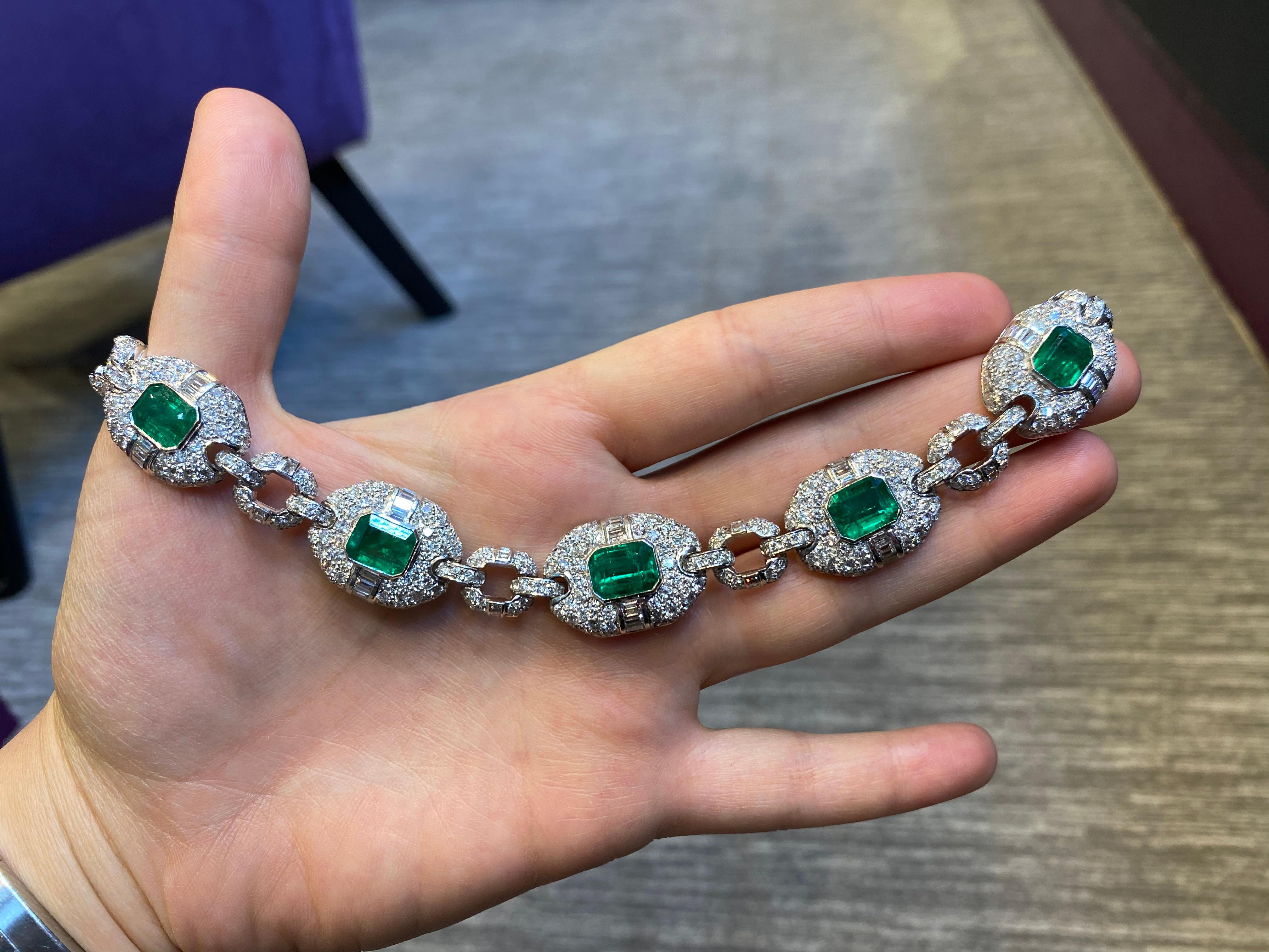 Certified Colombian Emerald and Diamond Necklace In Excellent Condition In New York, NY