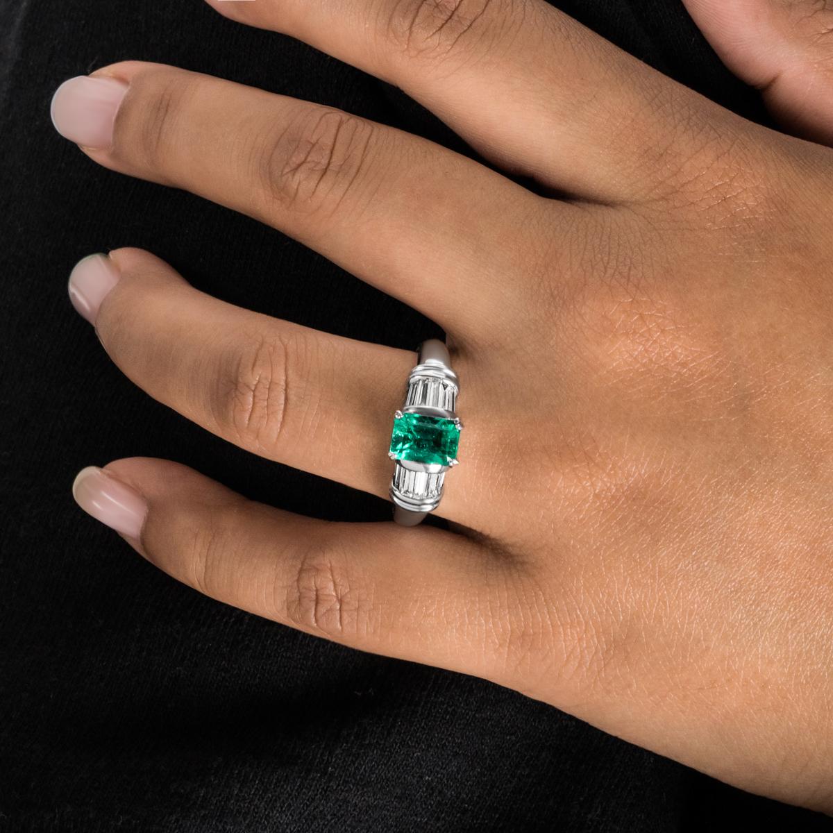 Women's Certified Colombian Emerald & Diamond Ring 1.35ct For Sale