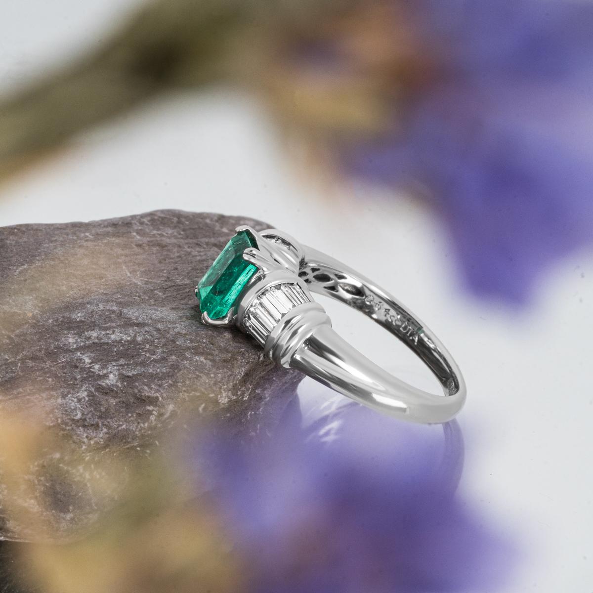 Certified Colombian Emerald & Diamond Ring 1.35ct For Sale 2