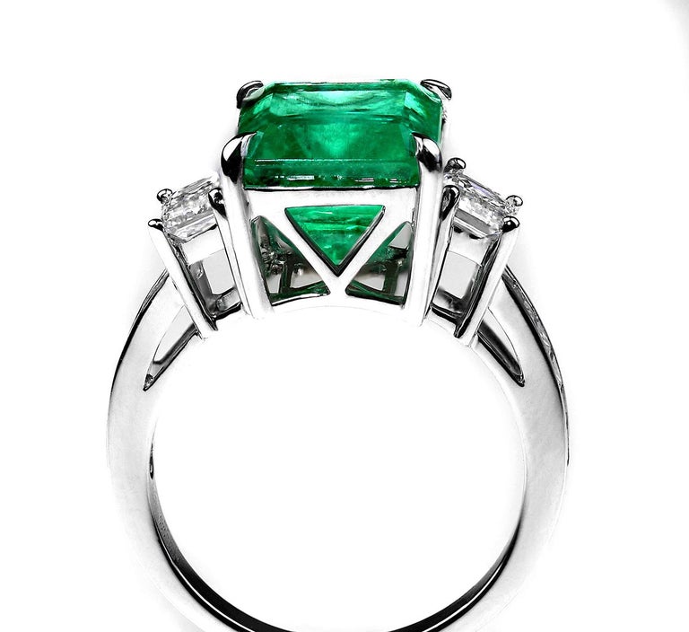 Emerald Cut Certified Colombian Emerald and Diamonds Set Ring in Platinum For Sale