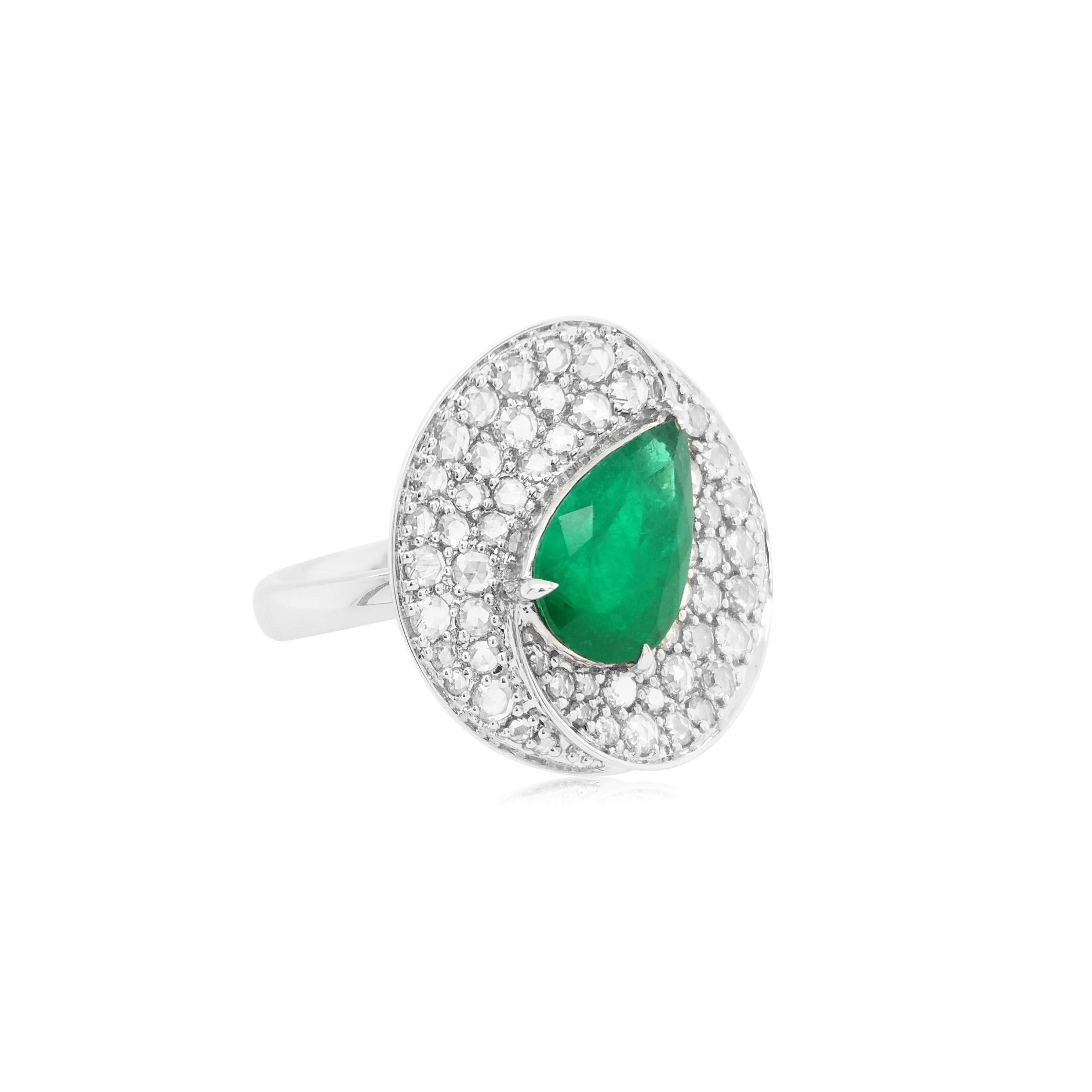 Women's Certified Colombian Emerald Rose-Cut Diamond 18K Cocktail Ring For Sale