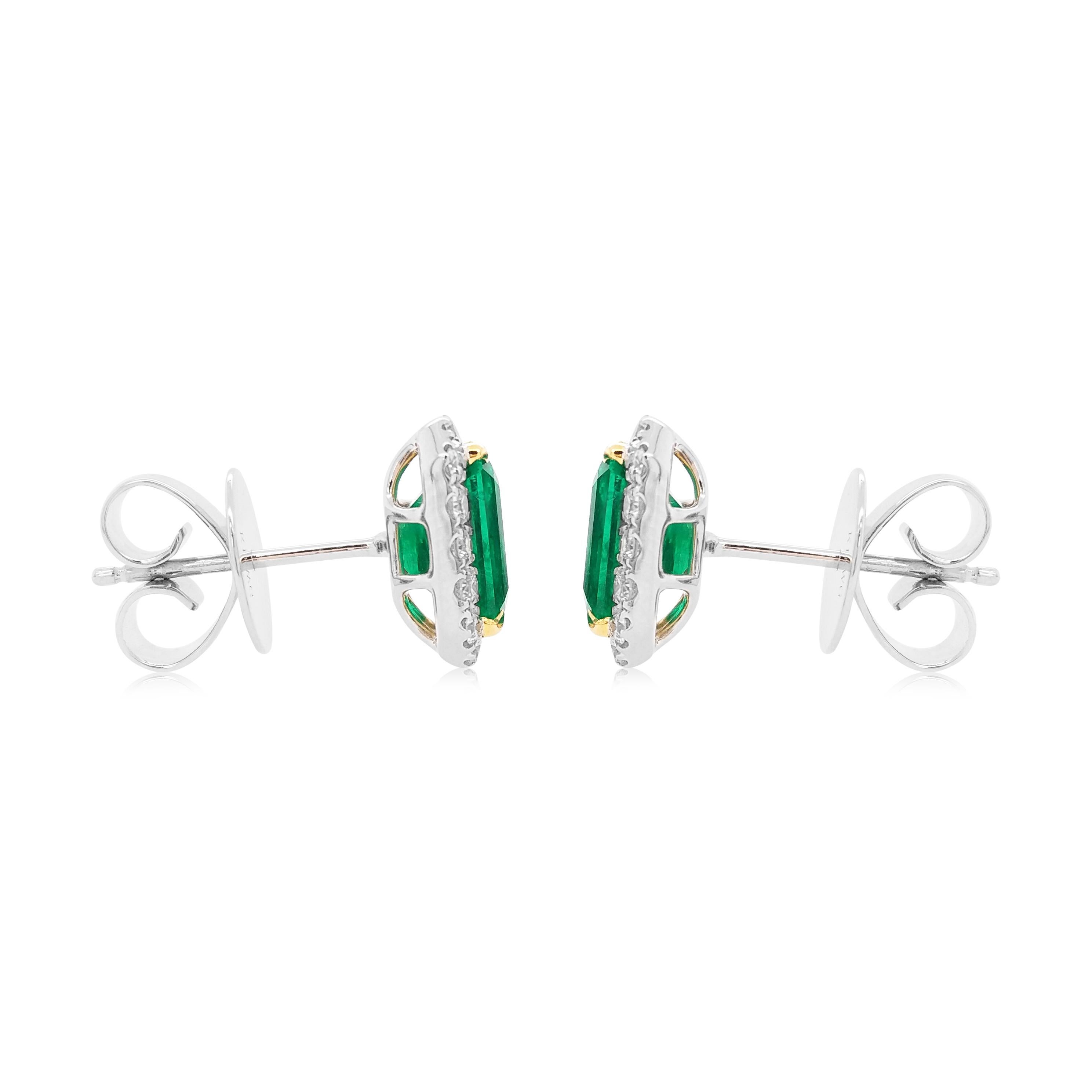 Contemporary Certified Colombian Emerald White Diamond 18K Gold Stud Earrings
