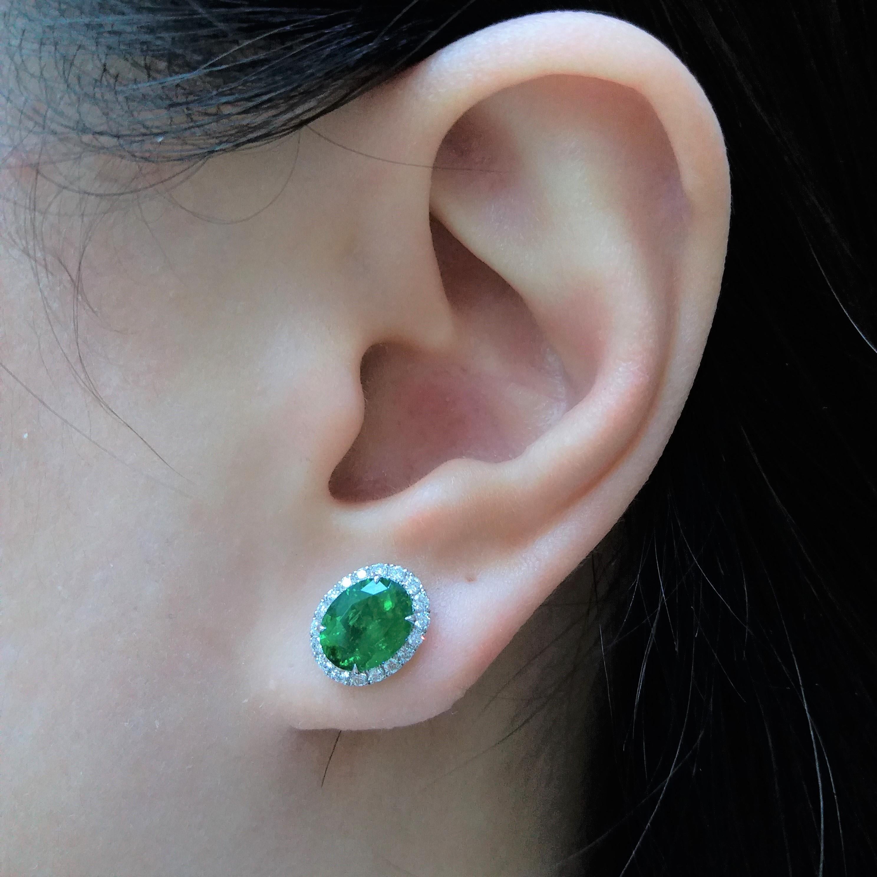 Boucles d'oreilles en or 18K avec émeraude colombienne certifiée et diamant blanc Pour femmes en vente