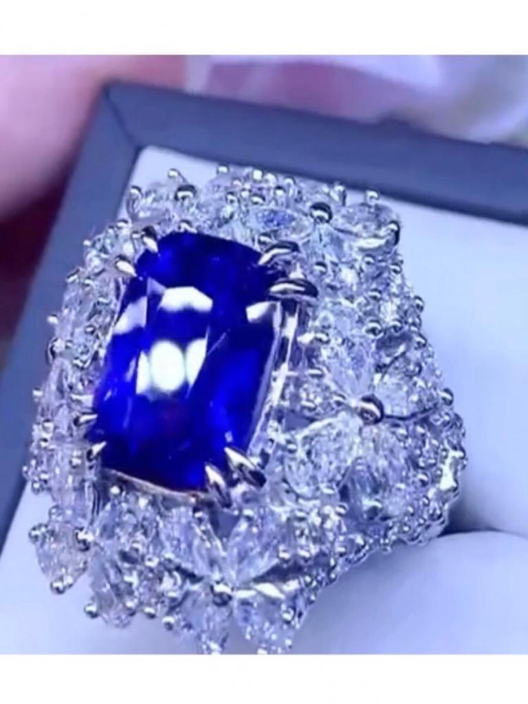 Arts and Crafts Certified Ct 17 of Royal Blue Ceylon Sapphire and Diamonds on Flowers Ring For Sale