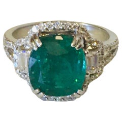 Certified Ct 4, 21 of Zambia Emerald on Ring in Gold Certified Ct 4, 21 of Zambia Emerald on Ring in Gold