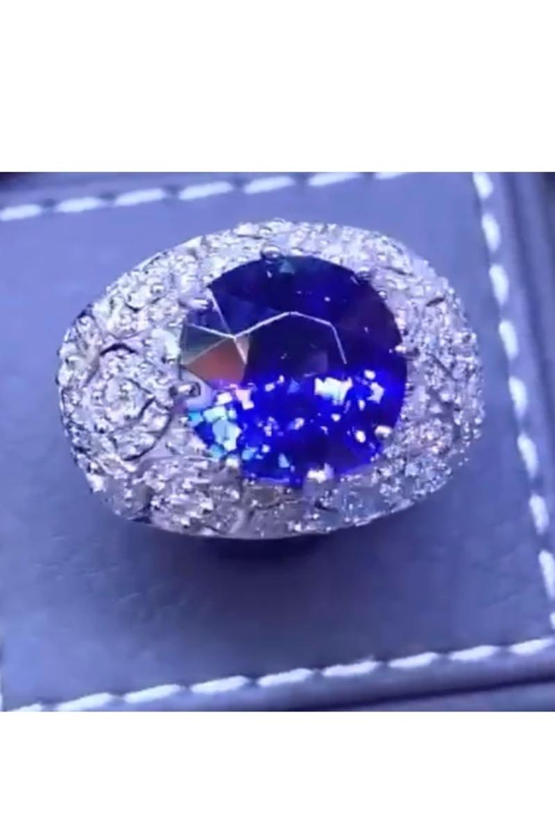 Round Cut Certified Ct 8 of Royal Blue Tanzanite and Diamonds on Magnificent Ring For Sale