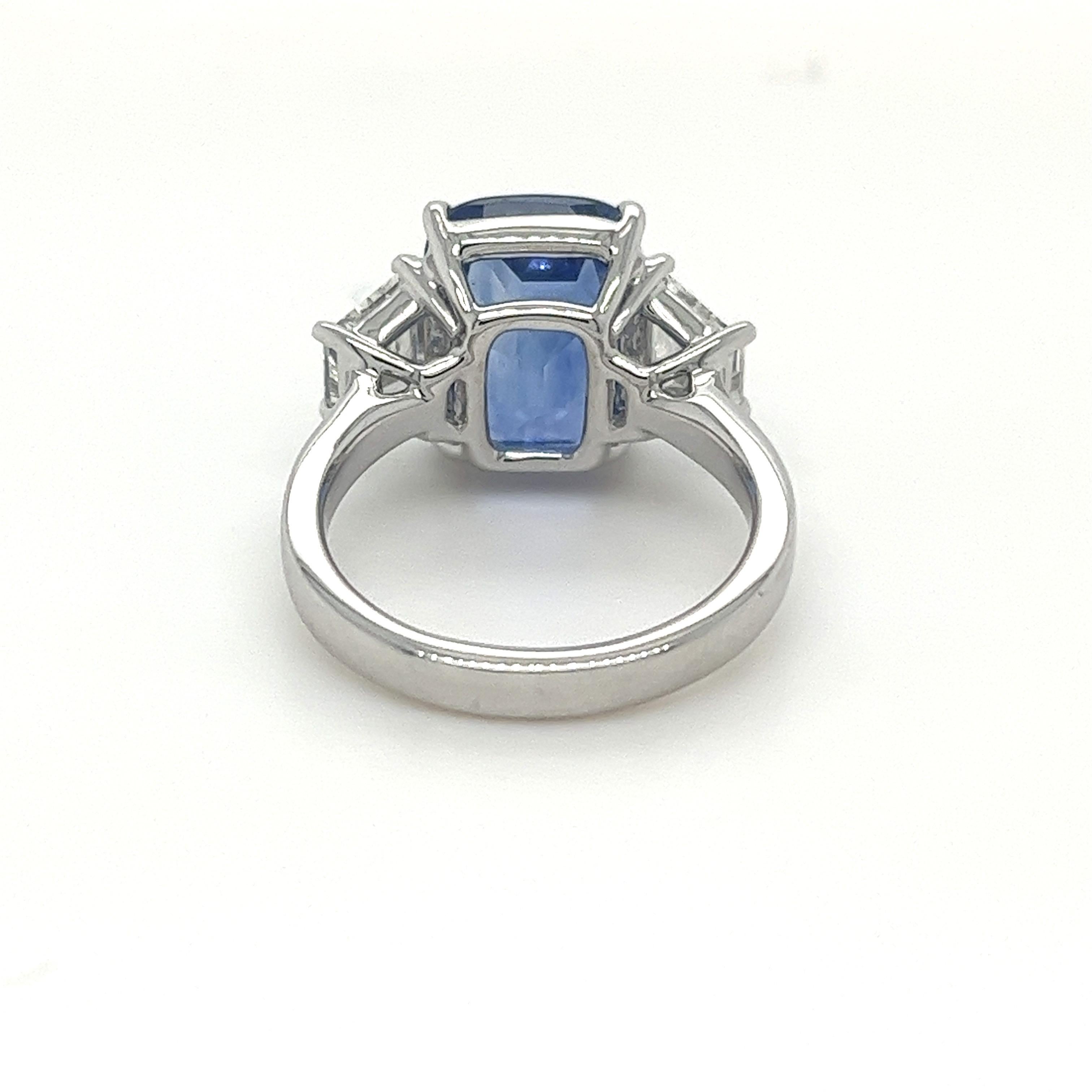 Zertifizierter Ring aus Platin mit Ceylon-Saphir und Diamant (Kissenschliff) im Angebot