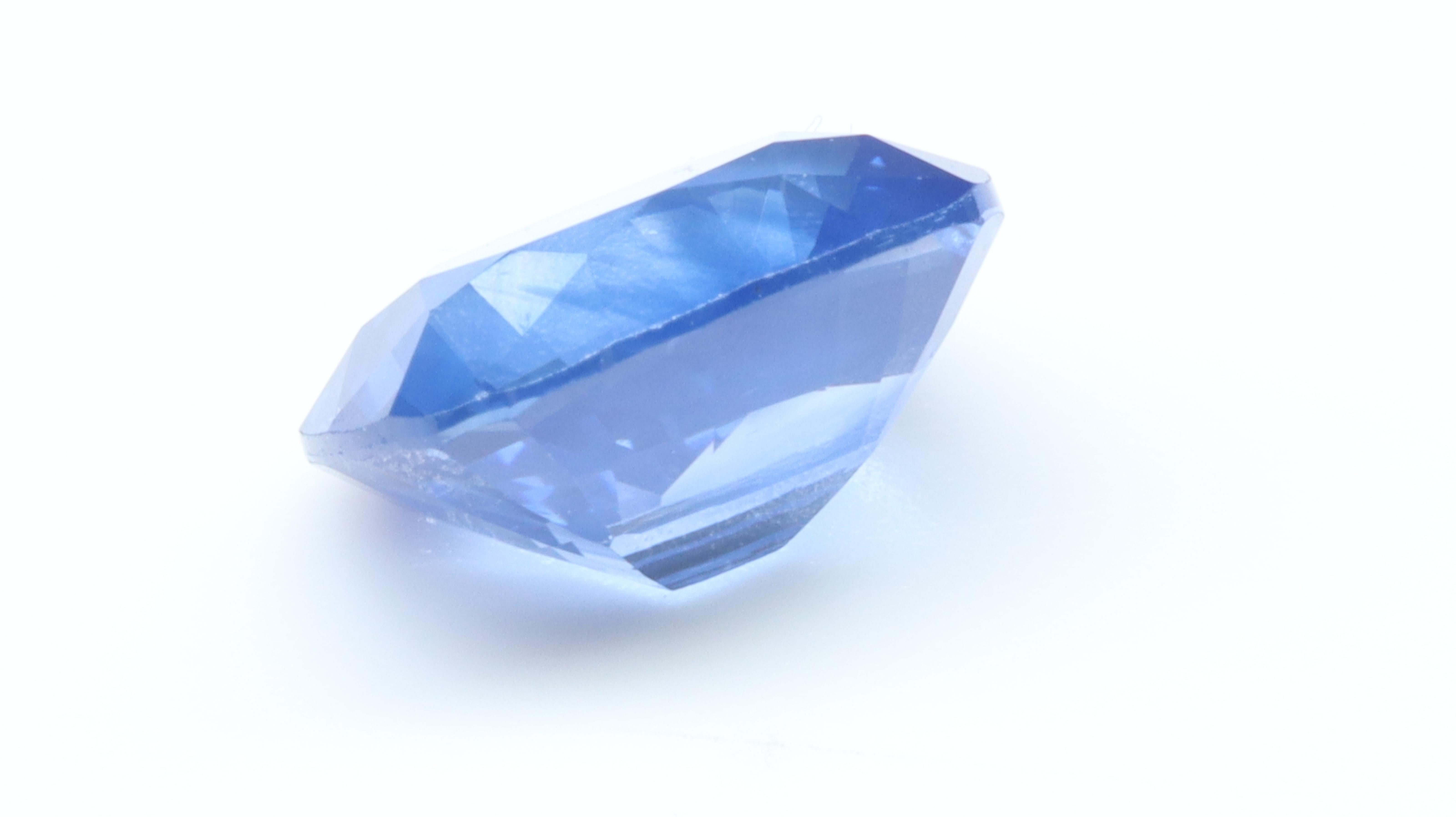 Saphir bleu intense certifié taille coussin - 2,29 carats Unisexe en vente