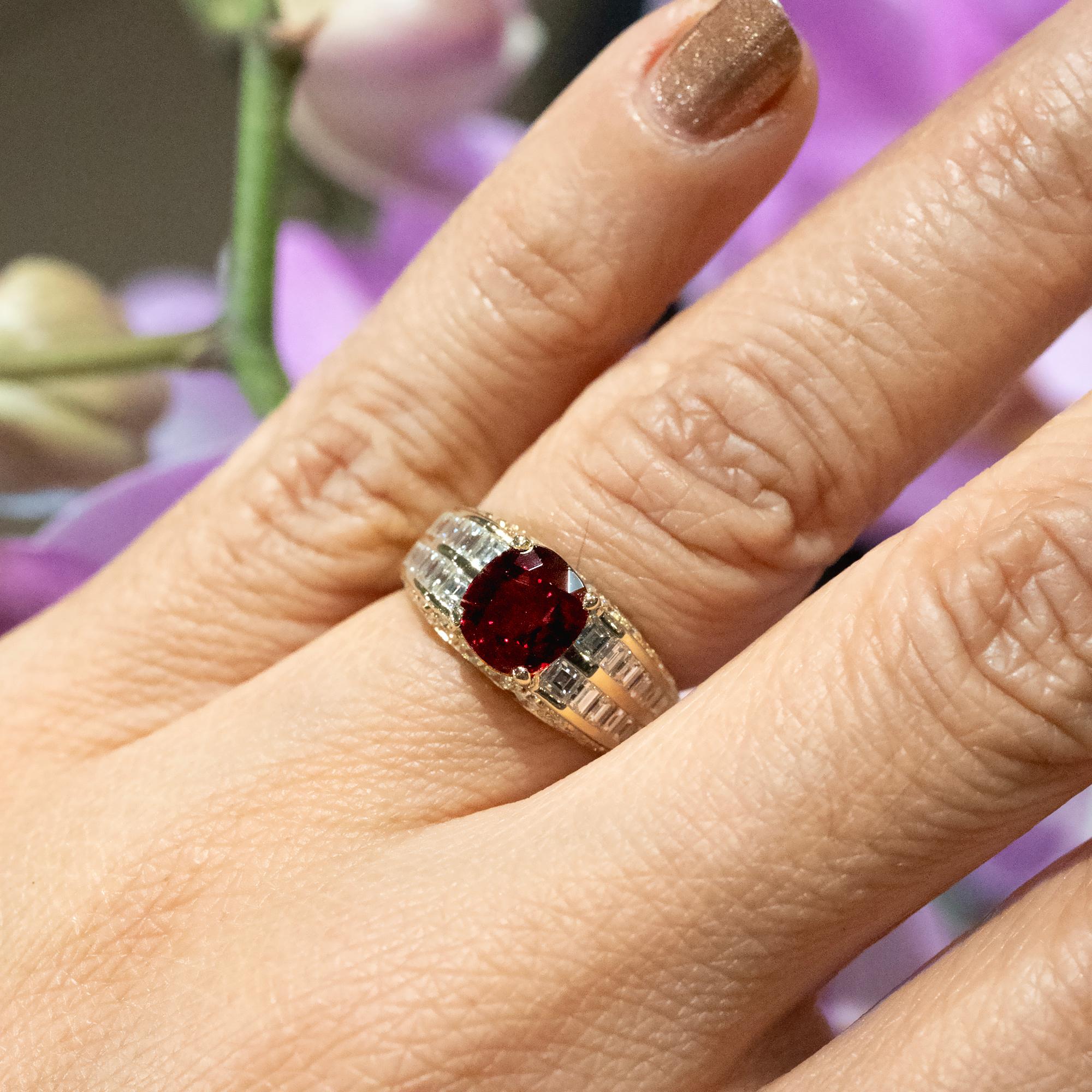 Certified Cushion-Cut Ruby and Diamond 18k Yellow Gold Cocktail Ring For Sale 2