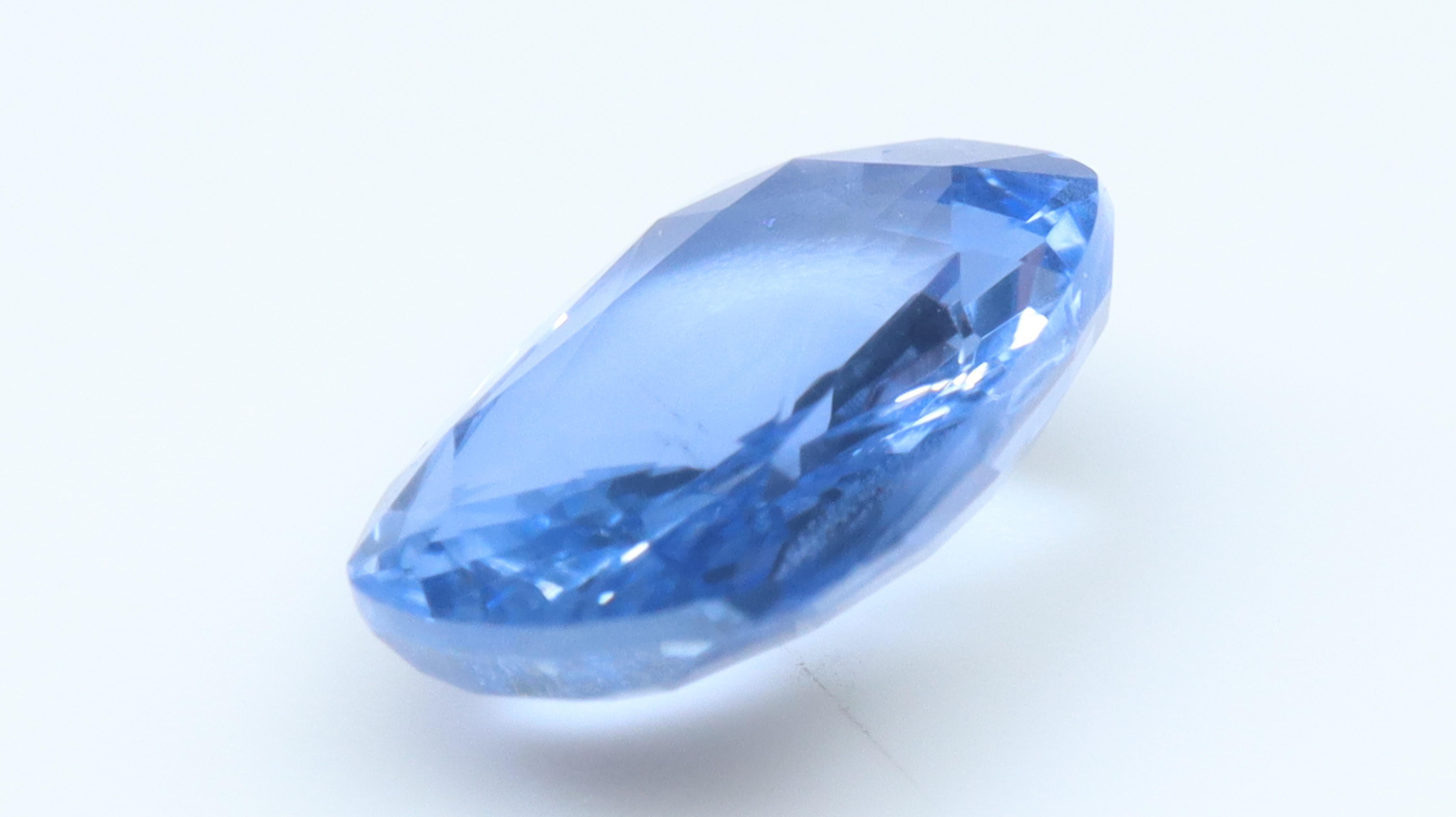 Moderne Saphir bleu non chauffé certifié taille coussin - 1,69 carat en vente