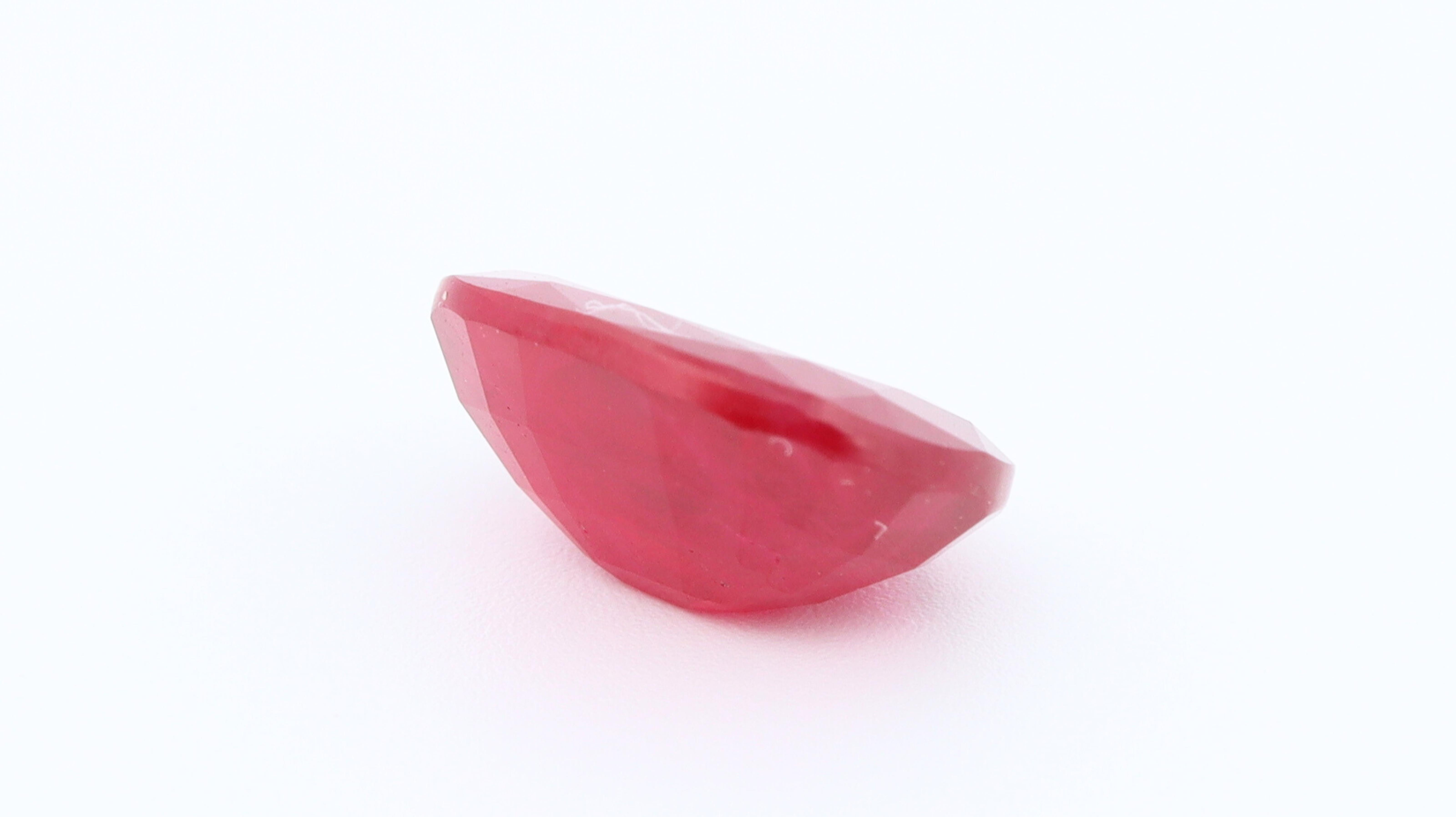 Certified Deep Red Ruby - 1.71ct In New Condition For Sale In Antwerpen, BE