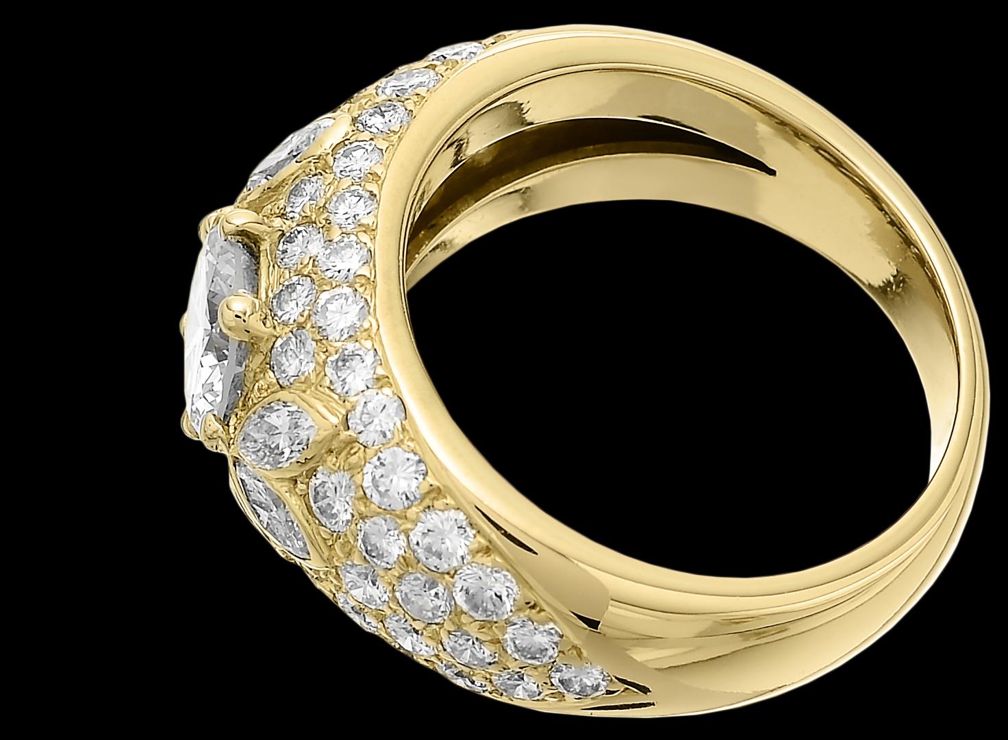 Certified Diamond  Bombay Cluster Dome 3.66ct Ring in thick 18ct Yellow Gold  In Excellent Condition In London, GB