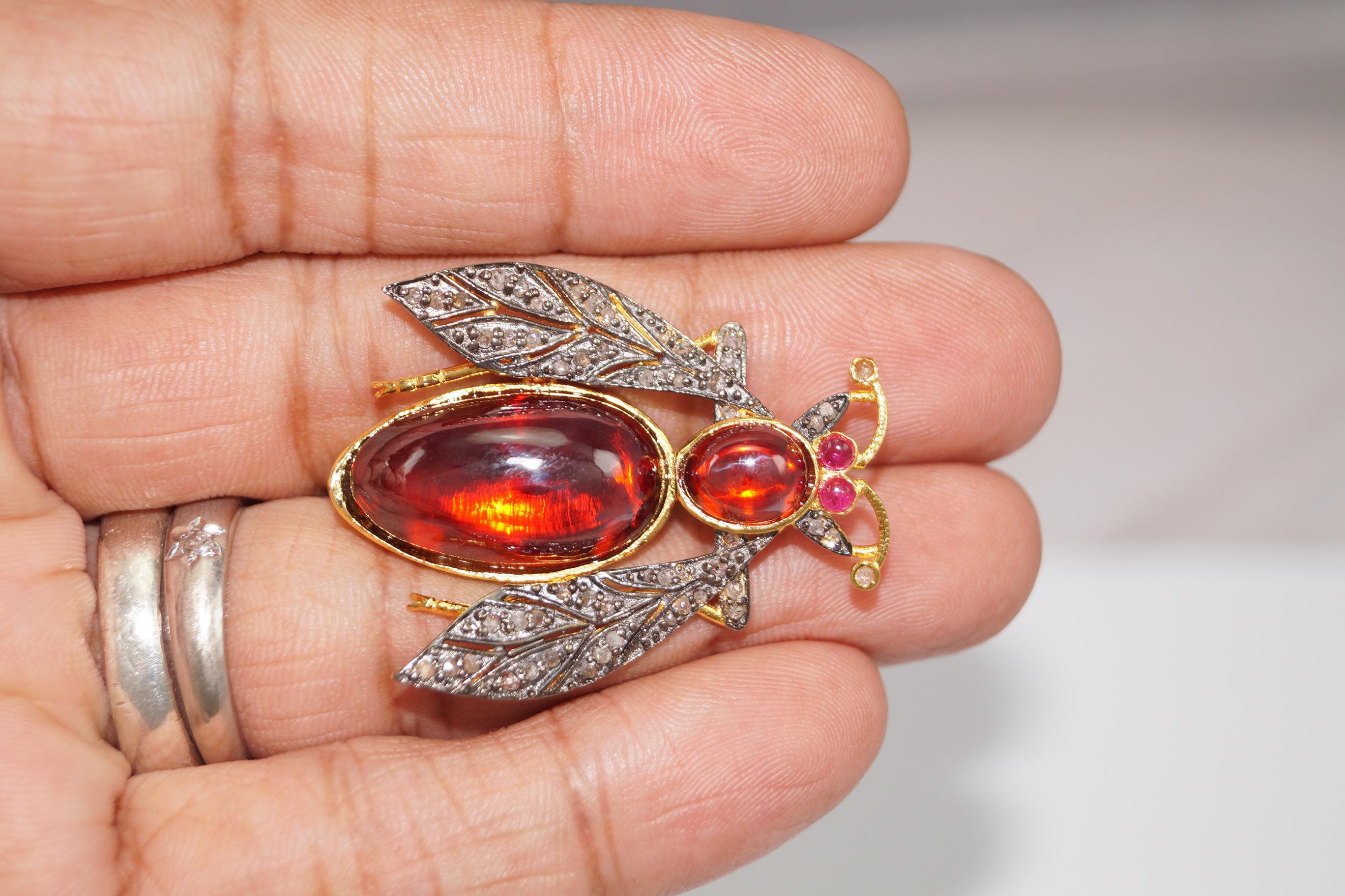 Early Victorian Vintage style rose cut Diamond garnet Sterling silver Bee Brooch pin For Sale