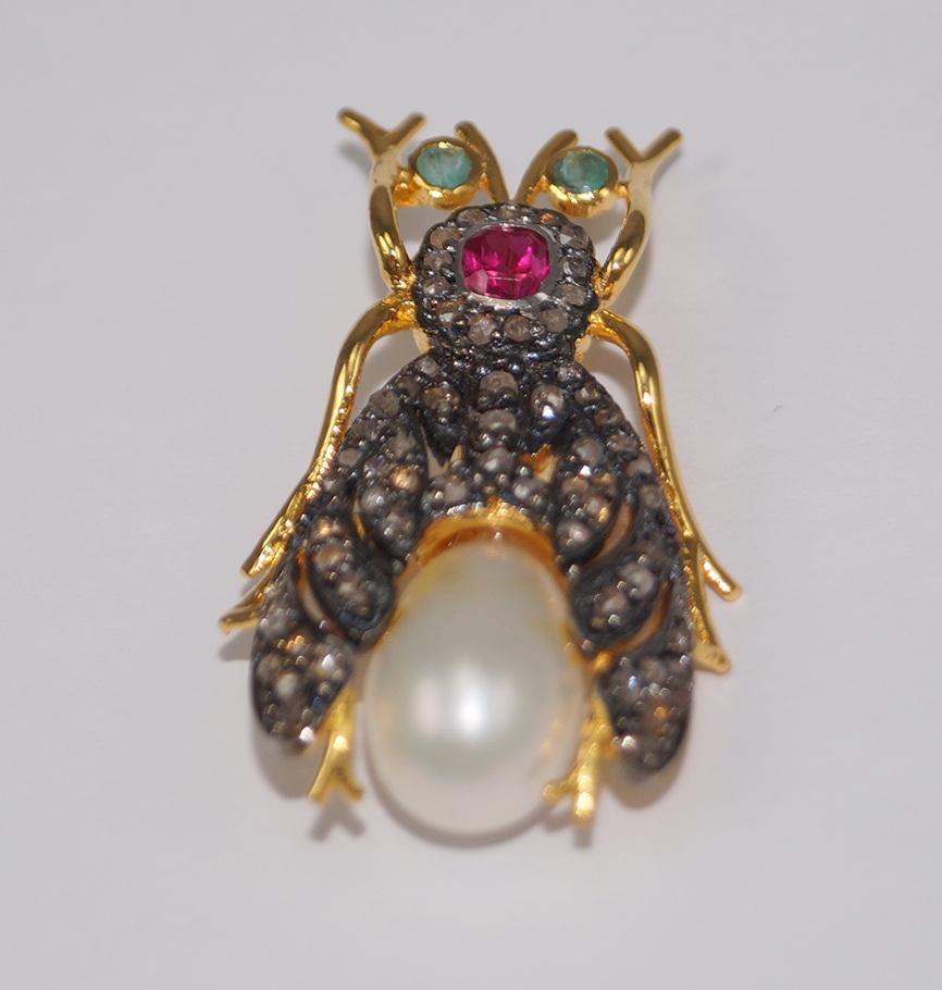 Early Victorian Vintage style Rose cut Diamond Sterling silver ruby emerald Pearl Bee Brooch pin For Sale