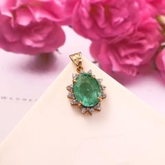 Designer natural Emerald Diamond Pendant Solid 18K Yellow Gold IGI Certified