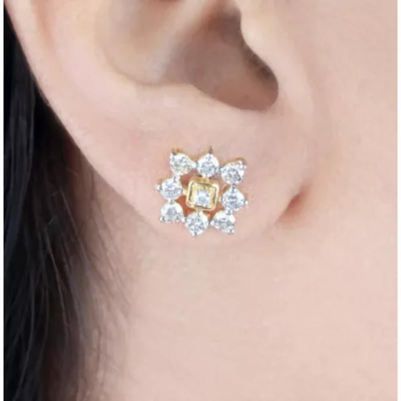 Certified Diamond Square Shape Stud Earring for Women 14K Solid Gold In New Condition For Sale In Chicago, IL