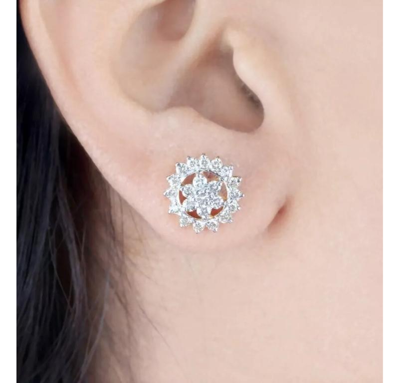 Pendientes de Diamantes Certificados Florales de Oro Macizo de 14K Hechos a Mano en Nuevo estado para la venta en Chicago, IL