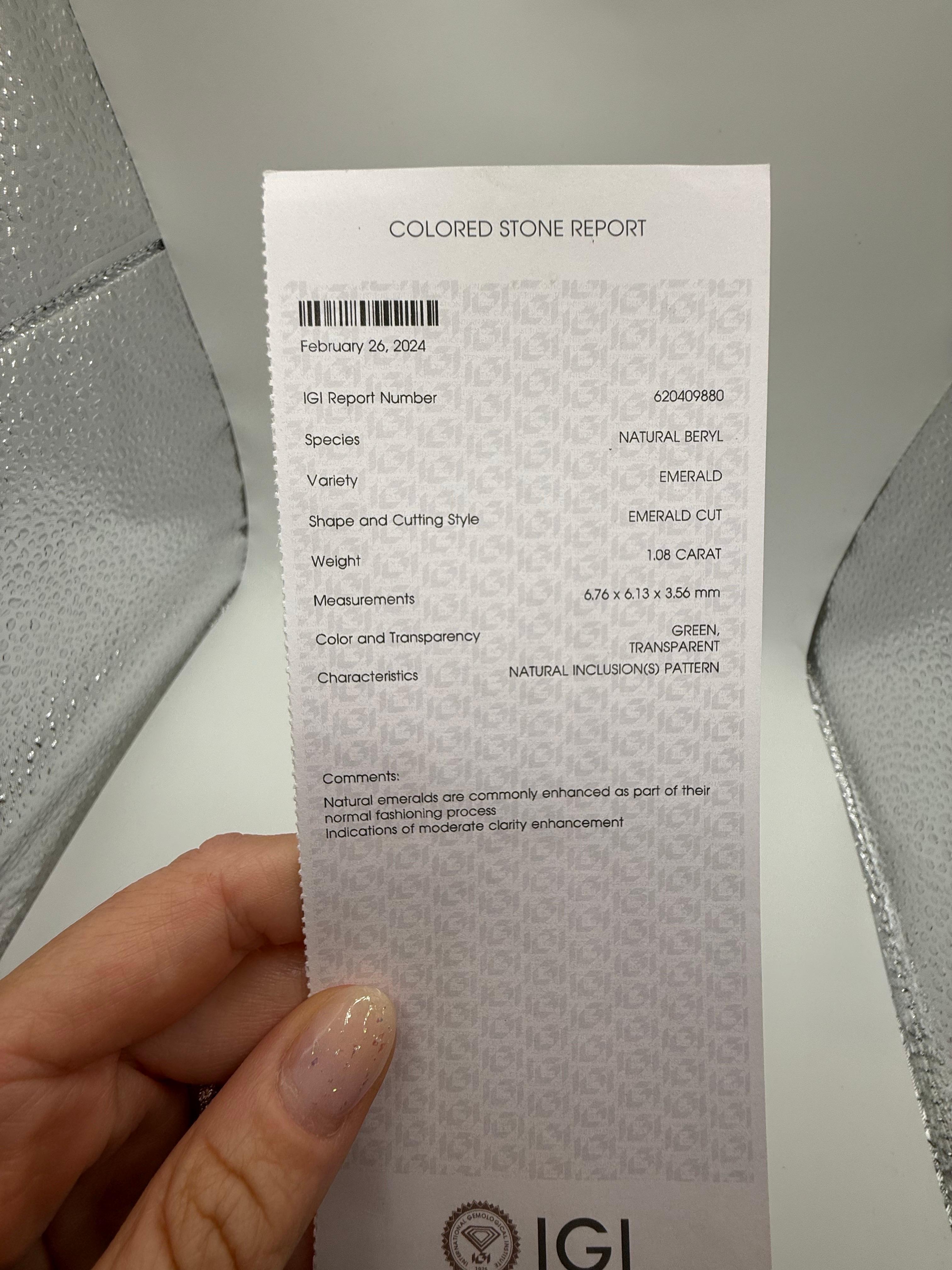Natürlicher Smaragd, bläulich-grüne Farbe, wahrscheinlich aus Kolumbien stammend, sehr schön, zertifiziert. 1,08 Karat insgesamt.

**Alle Artikel verlassen unser Haus mit einem Zertifikat auf den Namen des Käufers, Firmenpolitik! Dies bietet Ihnen
