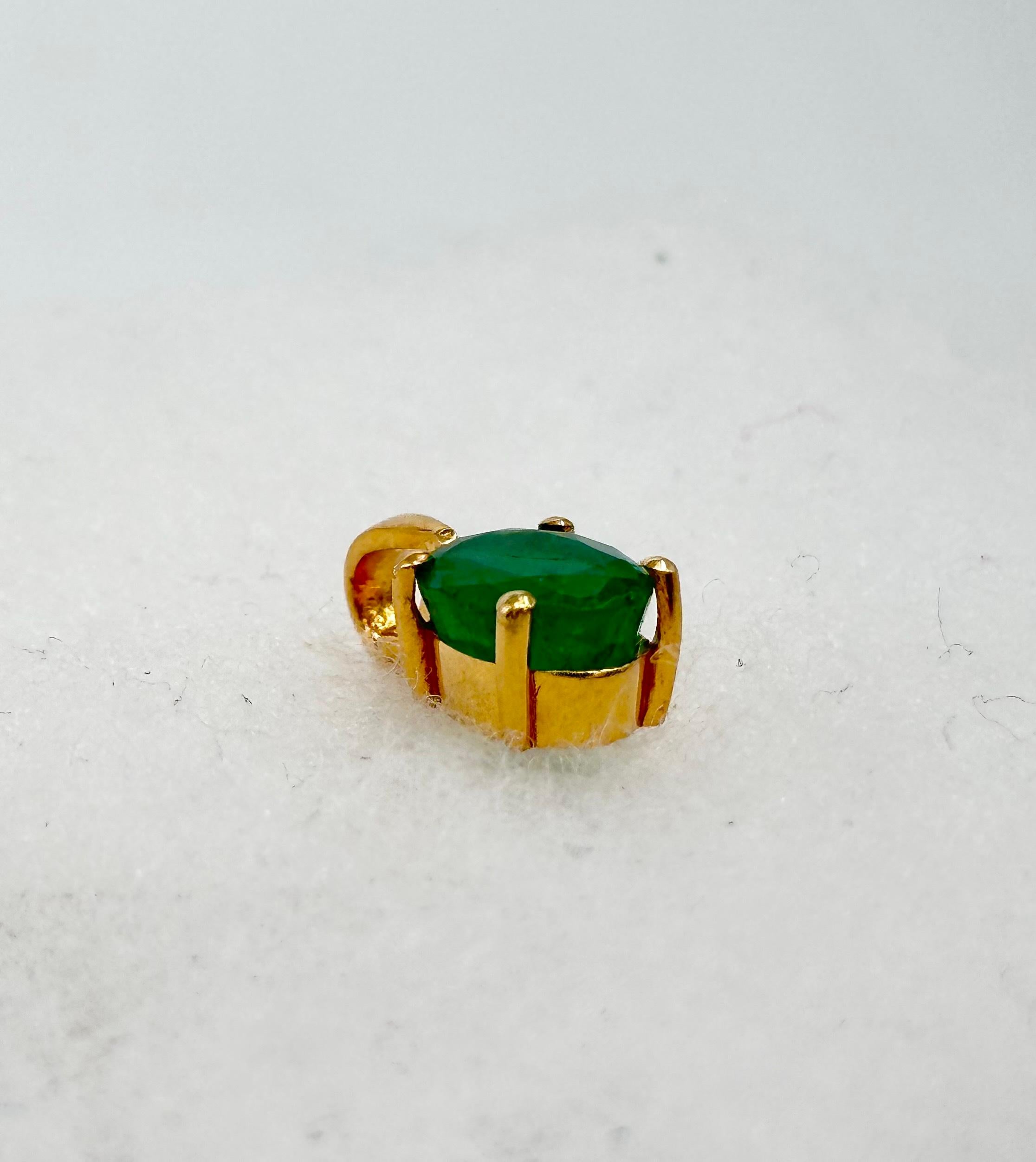 Women's or Men's Certified Emerald 14k Gold Pendant Hallmark 14K Gold Pendant Natural Emerald  For Sale