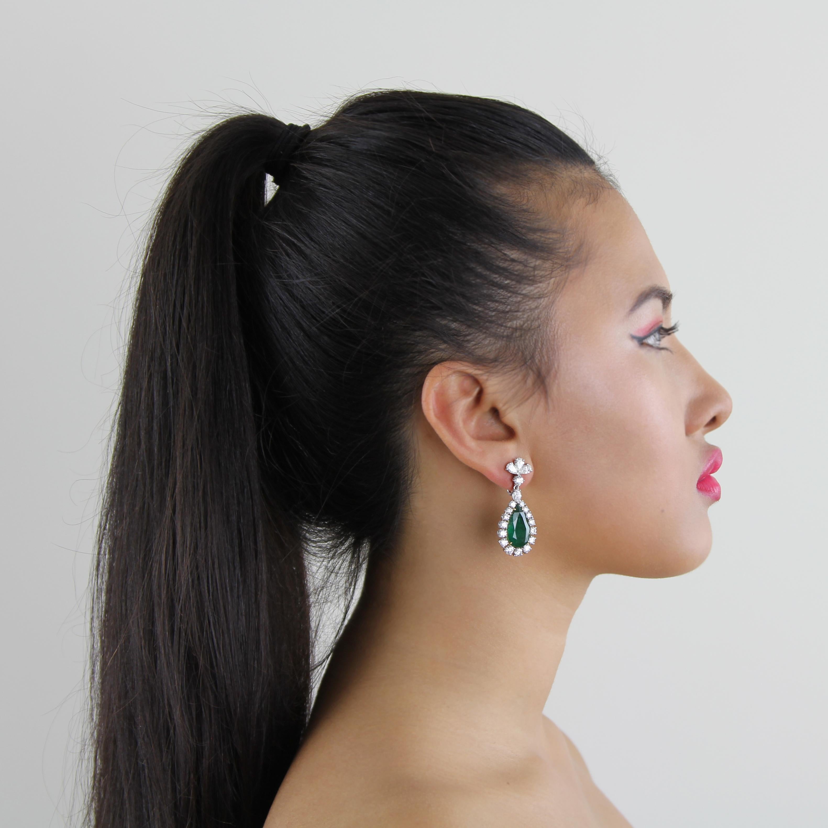 Zertifizierte Smaragd-Tropfen-Ohrringe mit 17,5 Karat und Diamanten im Elizabeth Taylor-Stil 1
